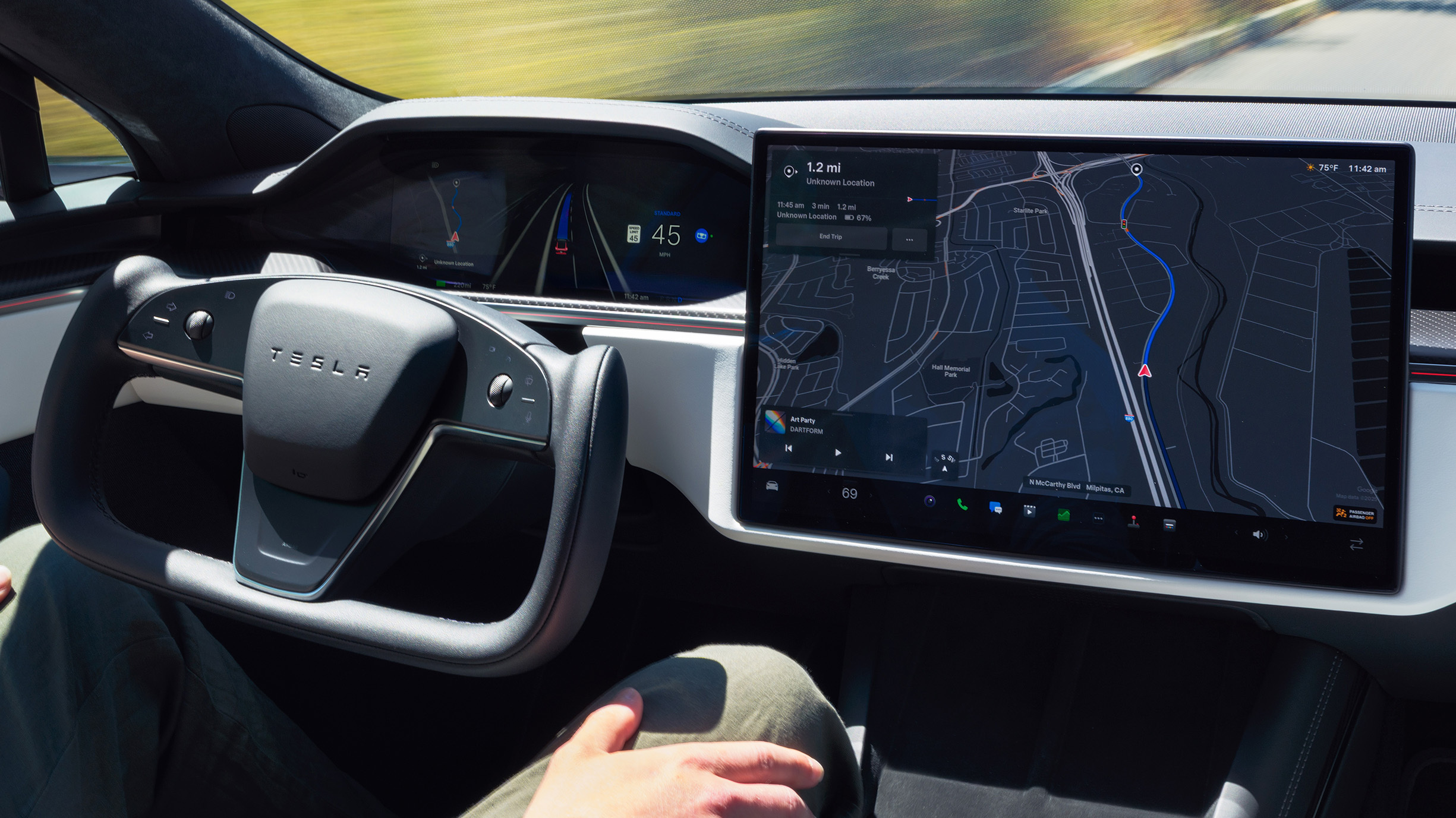 China Just Did What We All Secretly Wish Someone Would Do About Car Screens