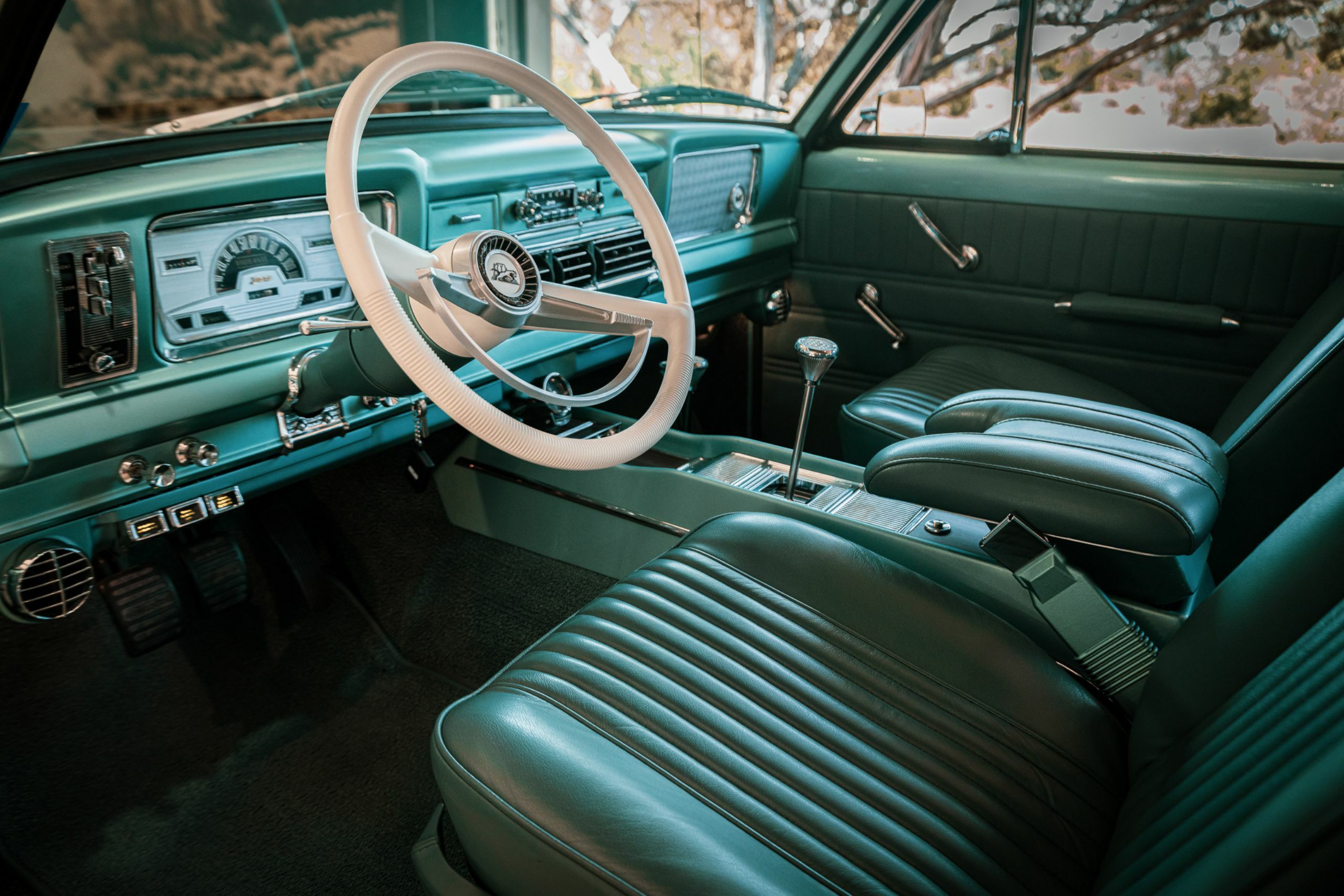 Vigilante Jeep Super Wagoneer - 28
