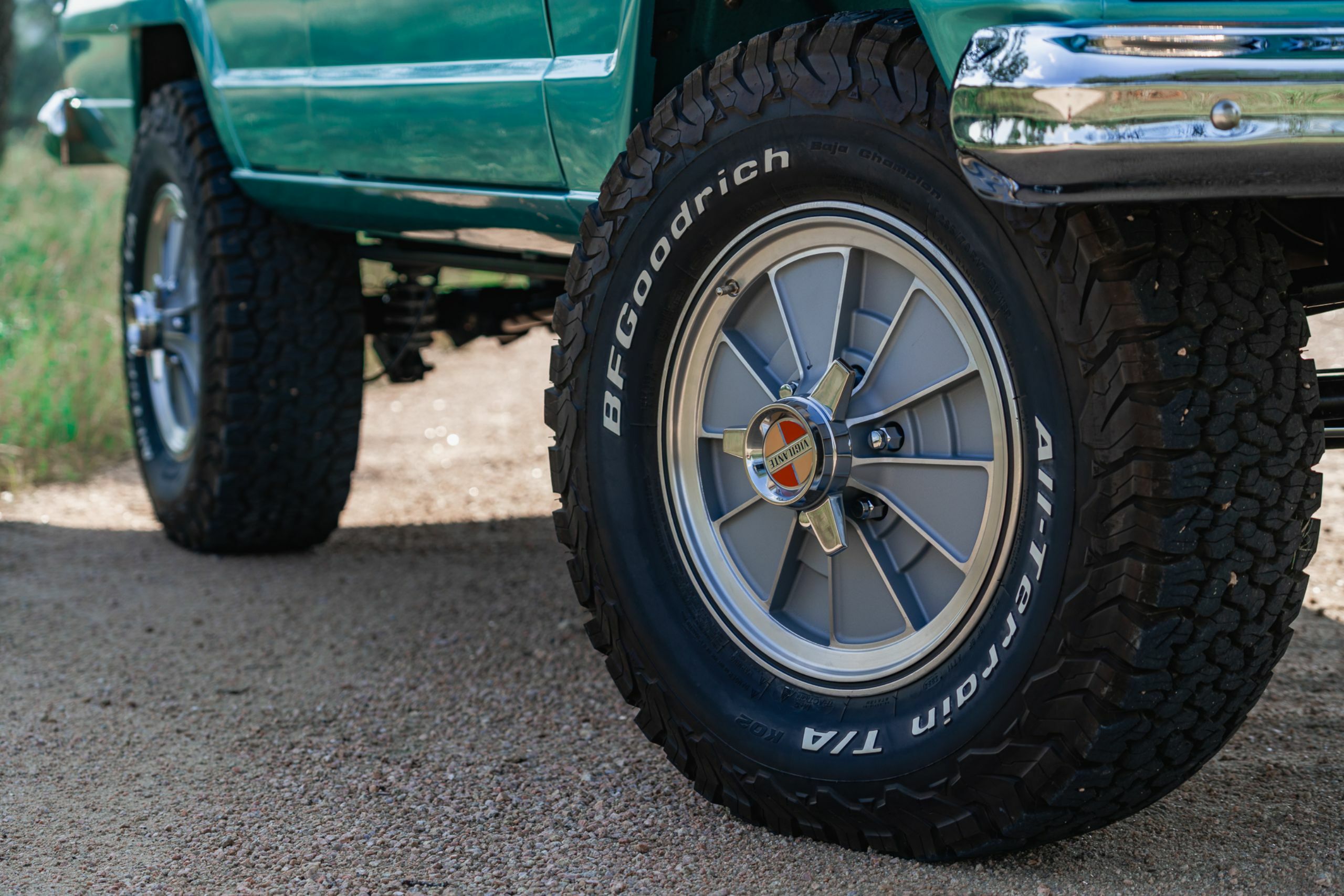 Vigilante Jeep Super Wagoneer - 54