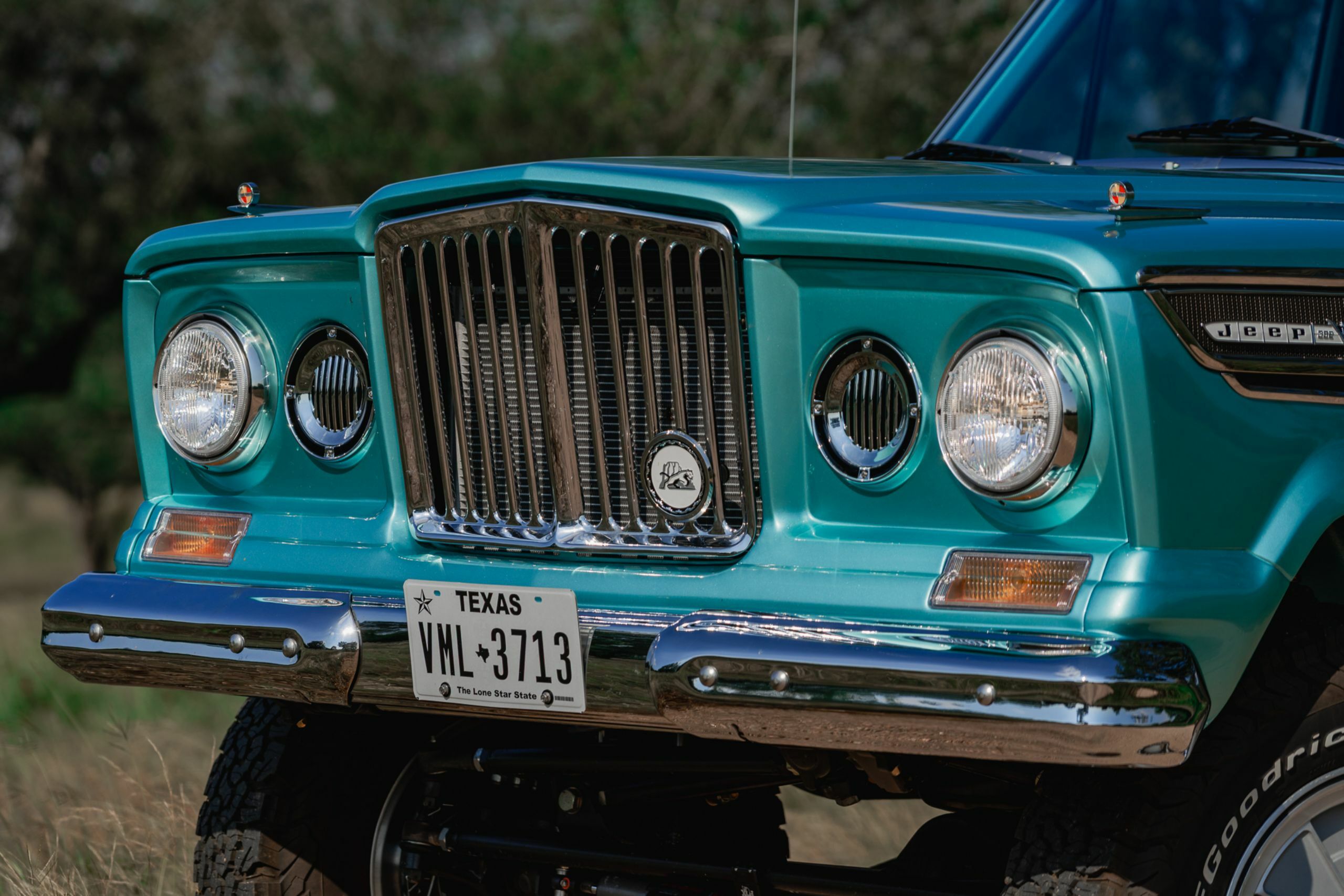 Vigilante Jeep Super Wagoneer - 58