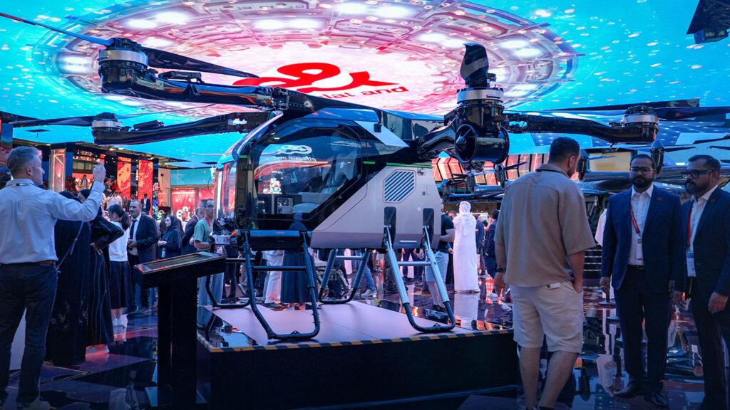 Xpeng Land Aircraft Carrier з відкритими дверима