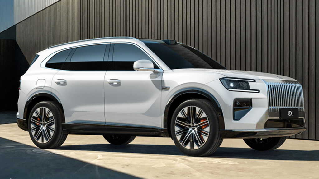  Zeekr’s New SUV Looks Like A Rolls, Hits Like A Hypercar, And Still Burns Gas