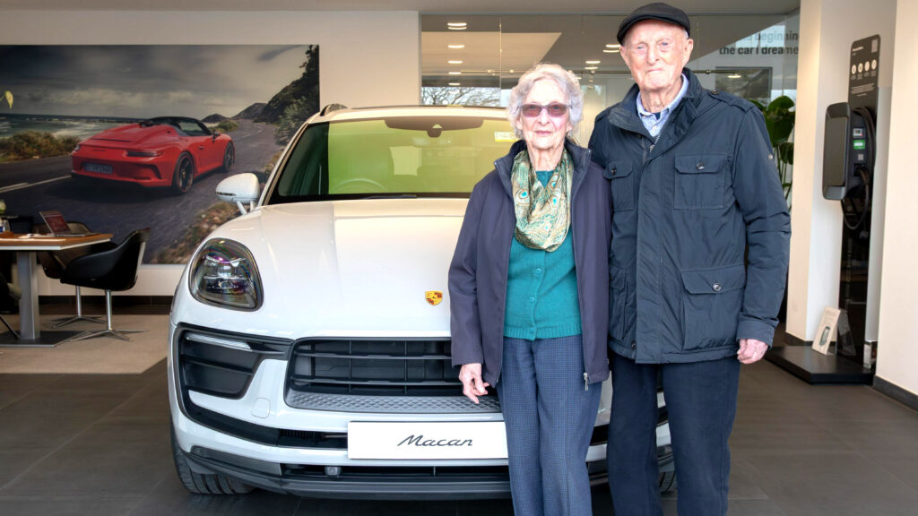  A 92-Year-Old Bought His First Porsche, Now He’s Already Planning His Second