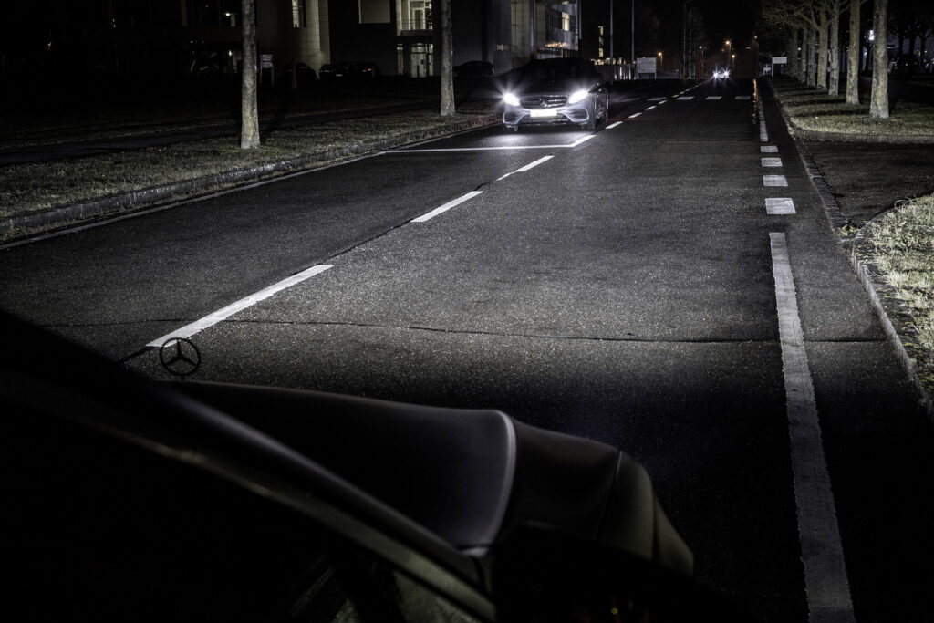  Canada Wants To Know If Facing Modern Headlights Feels Like Being Abducted By Aliens