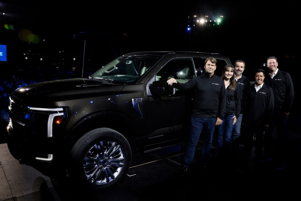  Jim Farley Tests Chinese Pickups, And He Has Questions