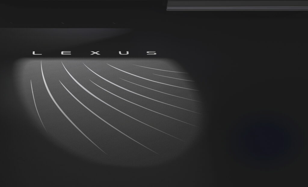 Інтер'єр Lexus LM