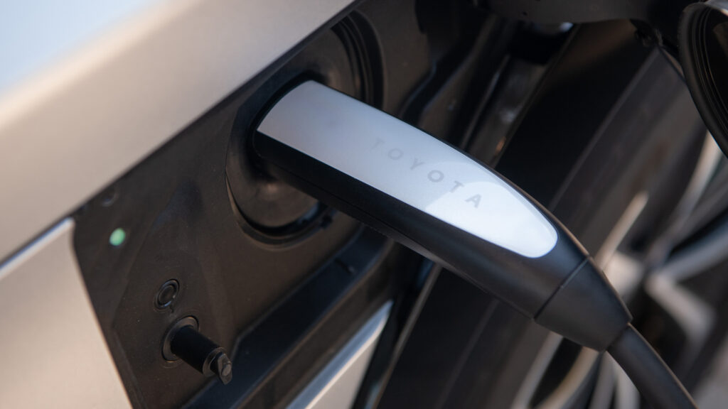  Nearly 1 In 3 EV Chargers Are Mischarging UK Drivers
