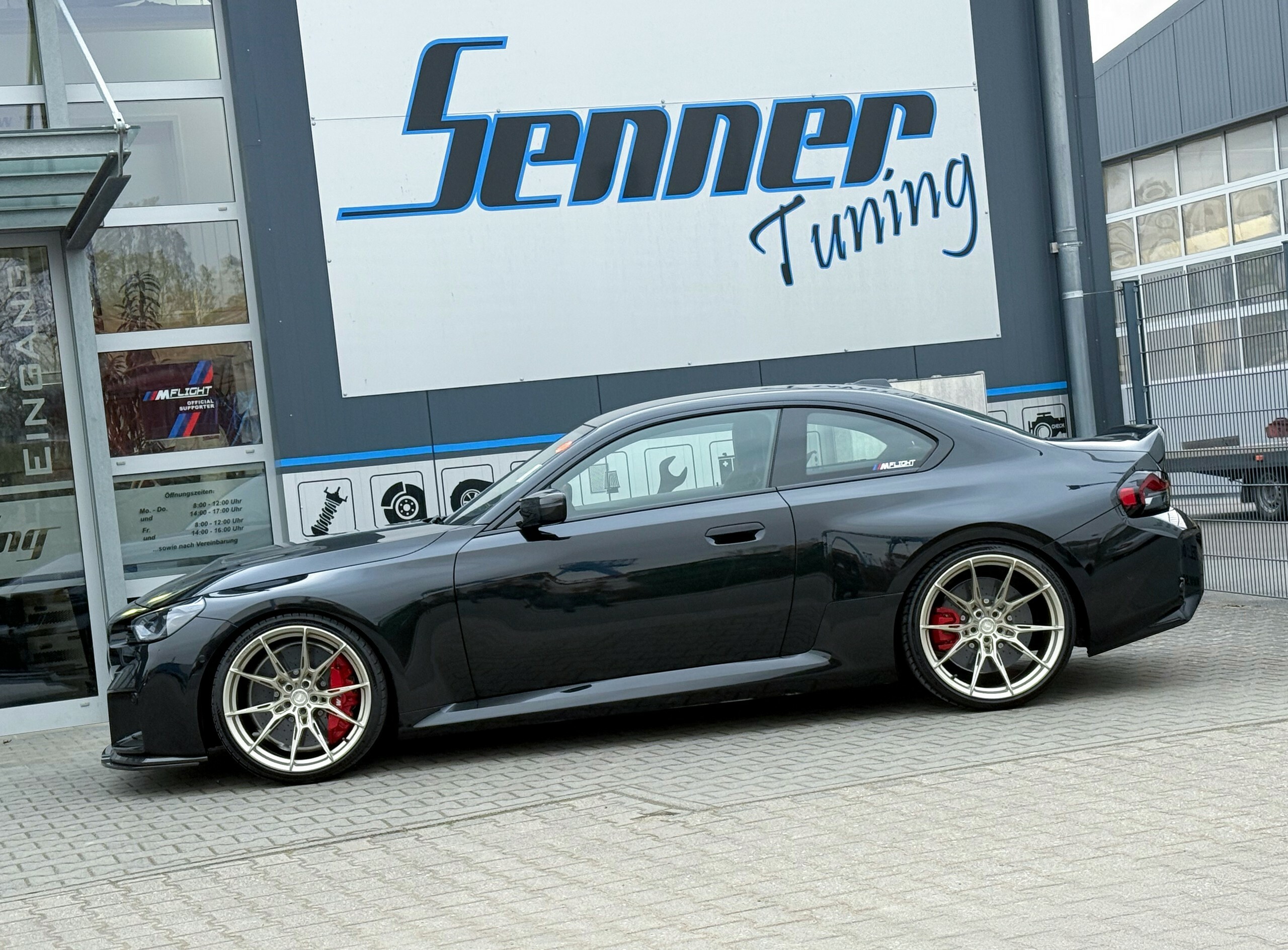 Цей BMW M2 CS перевершує Aventador