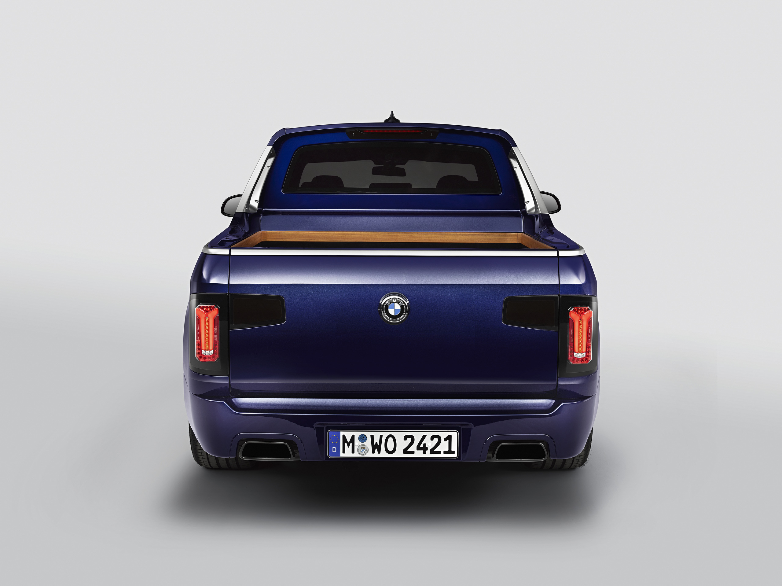 BMW Pickups X7 M3 E92 E30 1