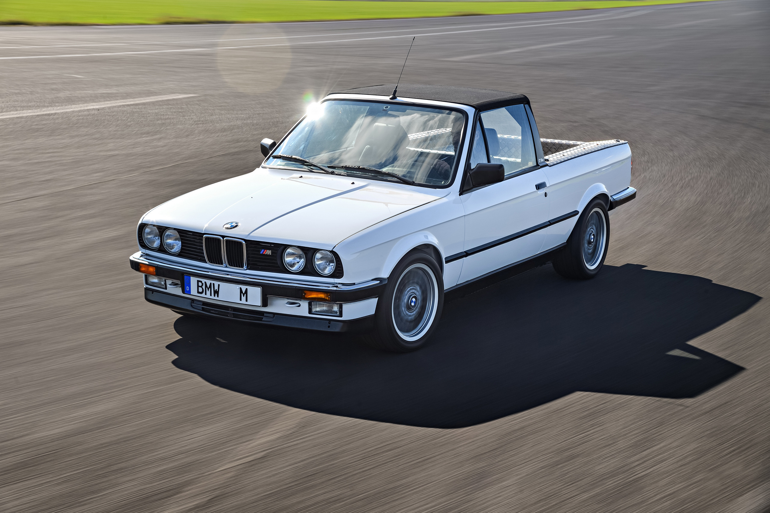 BMW Pickups X7 M3 E92 E30 20