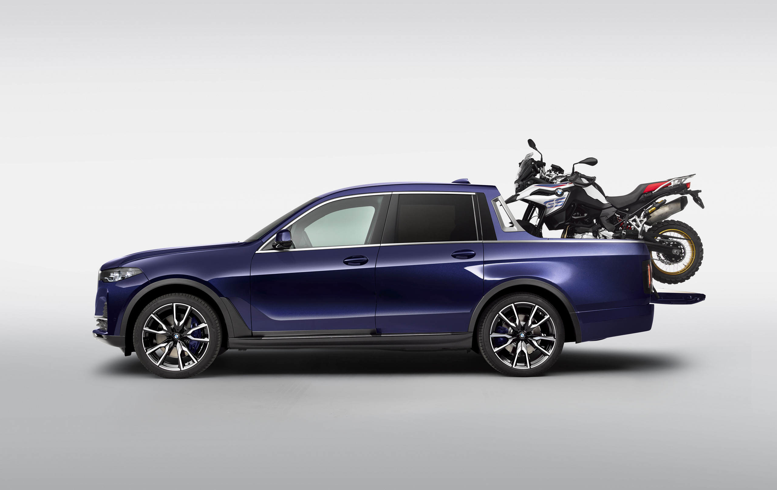 BMW Pickups X7 M3 E92 E30 3