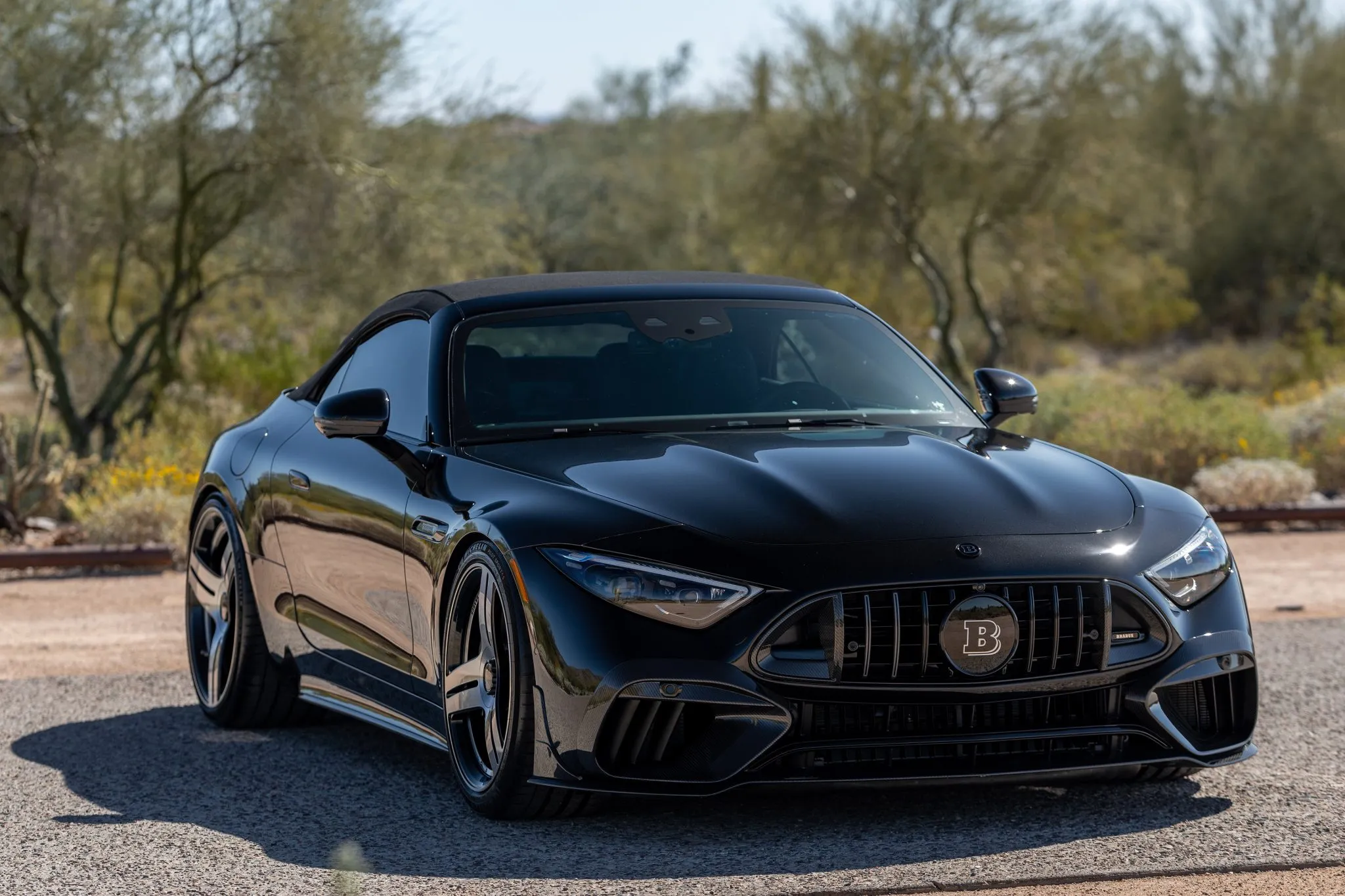 Ледве обкатаний Brabus SL63 щойно перевірив реальність на 170 тисяч доларів