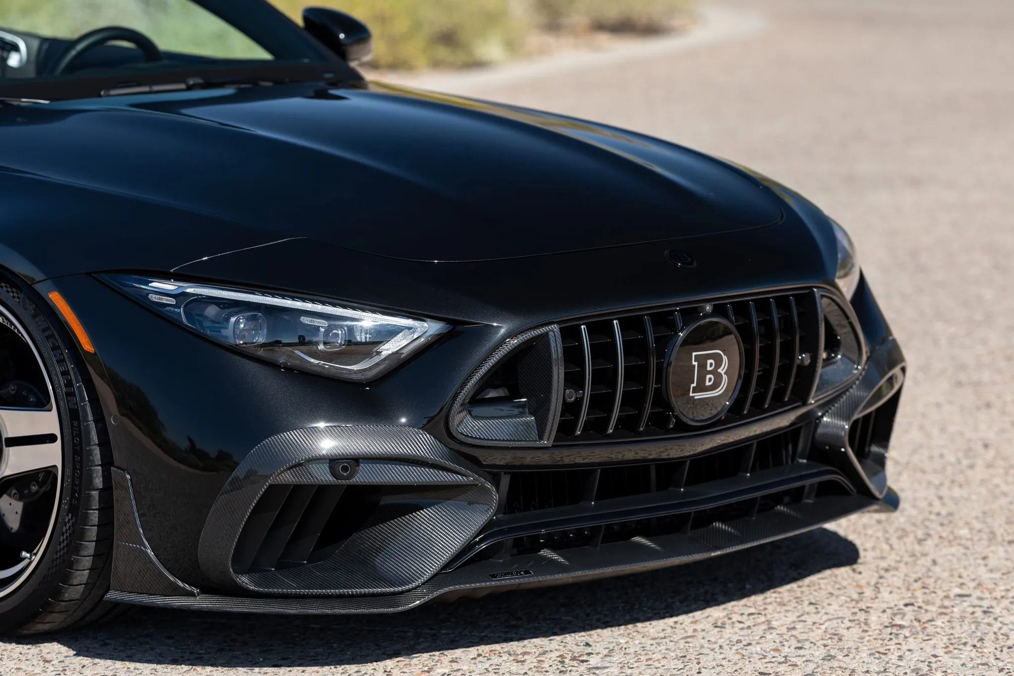 Ледве обкатаний Brabus SL63 щойно перевірив реальність на 170 тисяч доларів