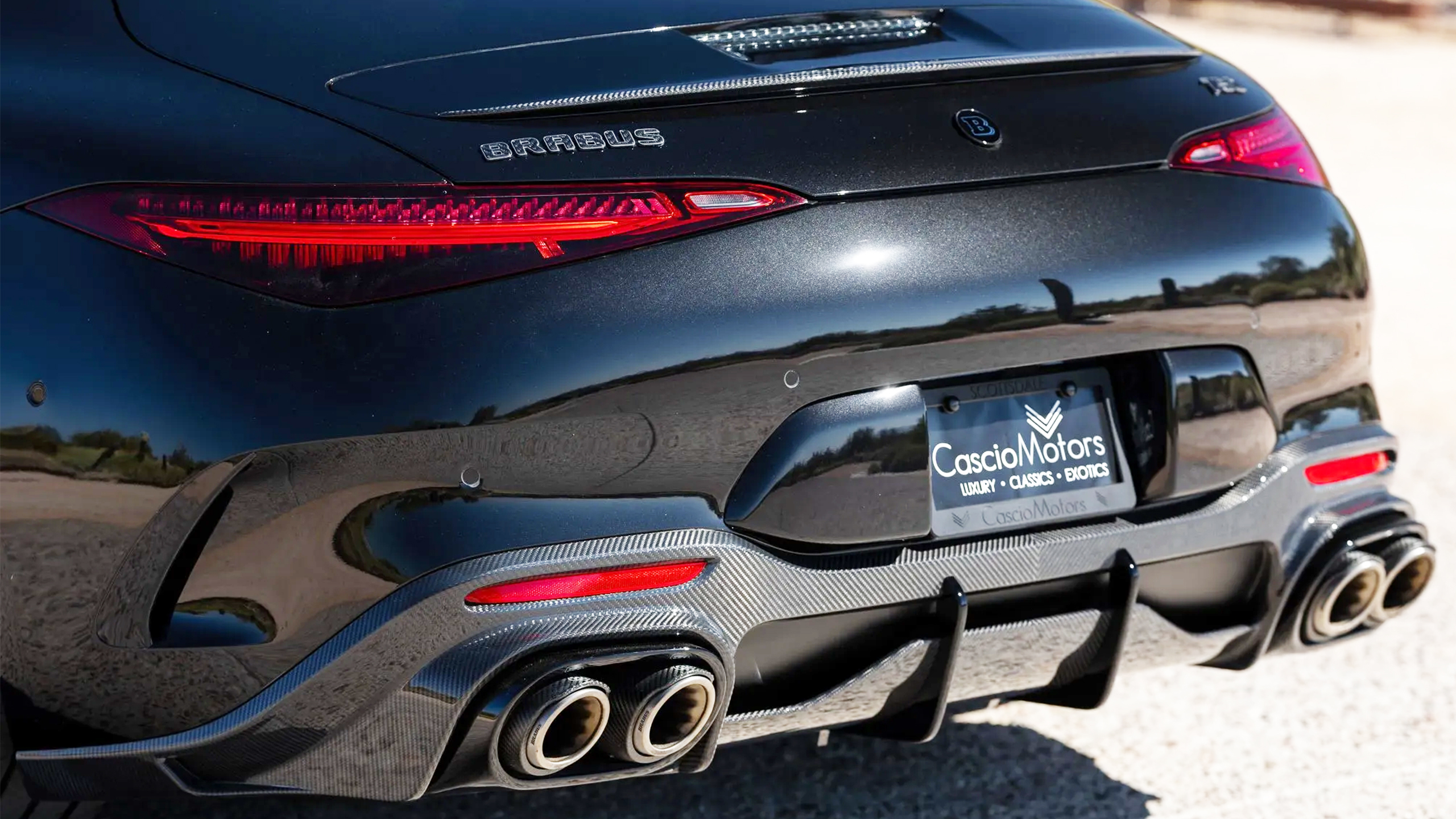 Ледве обкатаний Brabus SL63 щойно перевірив реальність на 170 тисяч доларів