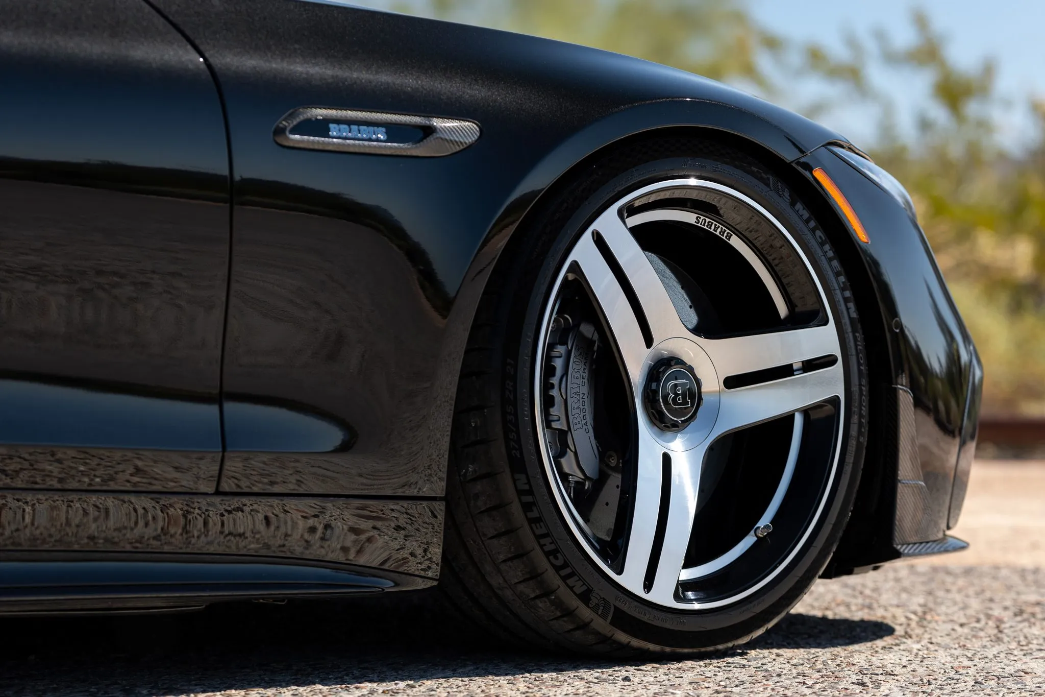 Ледве обкатаний Brabus SL63 щойно перевірив реальність на 170 тисяч доларів