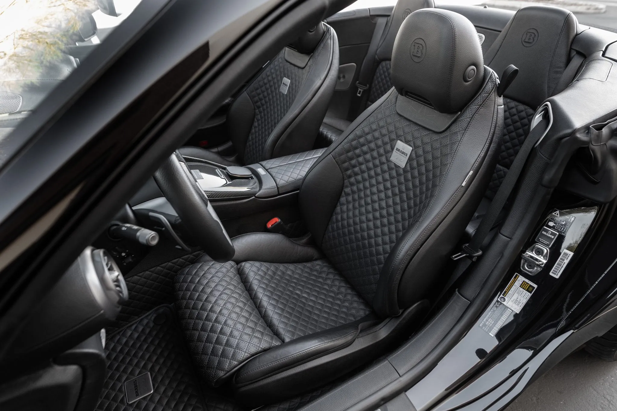 Ледве обкатаний Brabus SL63 щойно перевірив реальність на 170 тисяч доларів