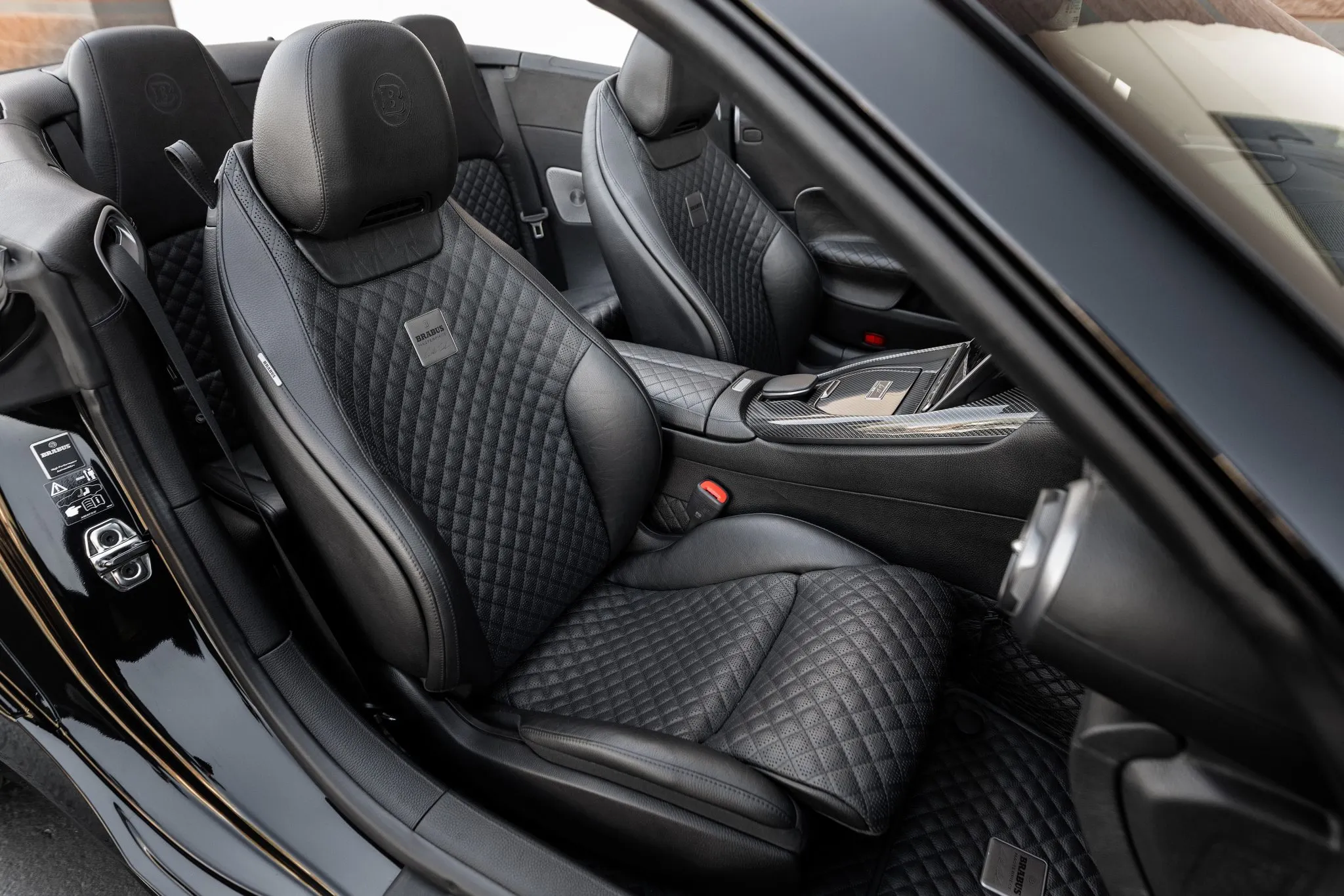 Ледве обкатаний Brabus SL63 щойно перевірив реальність на 170 тисяч доларів