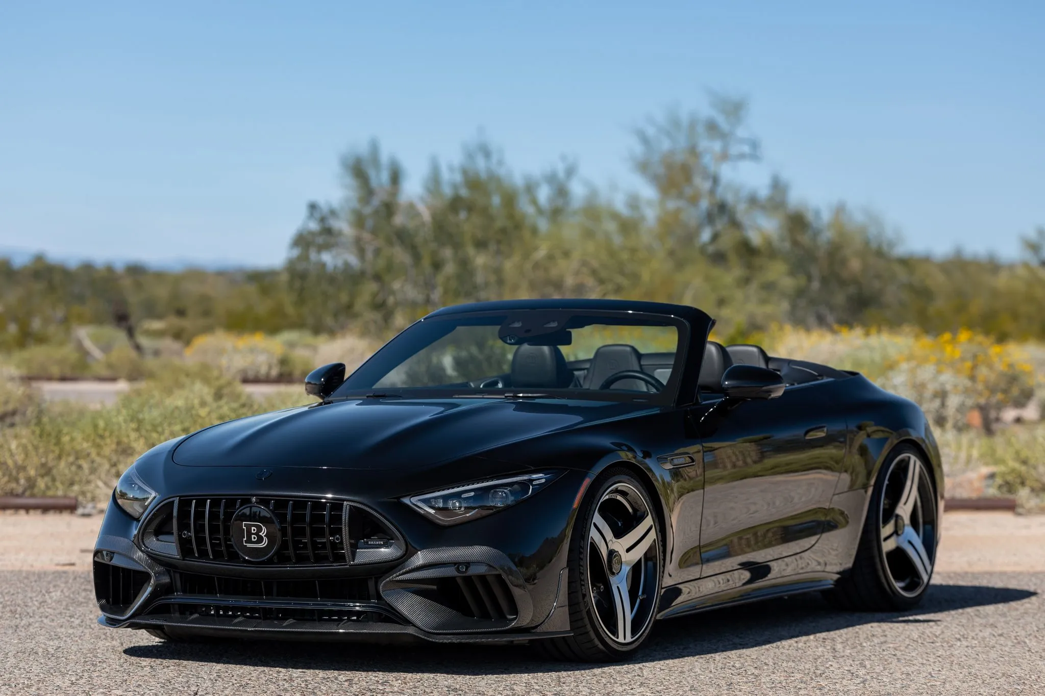 Ледве обкатаний Brabus SL63 щойно перевірив реальність на 170 тисяч доларів