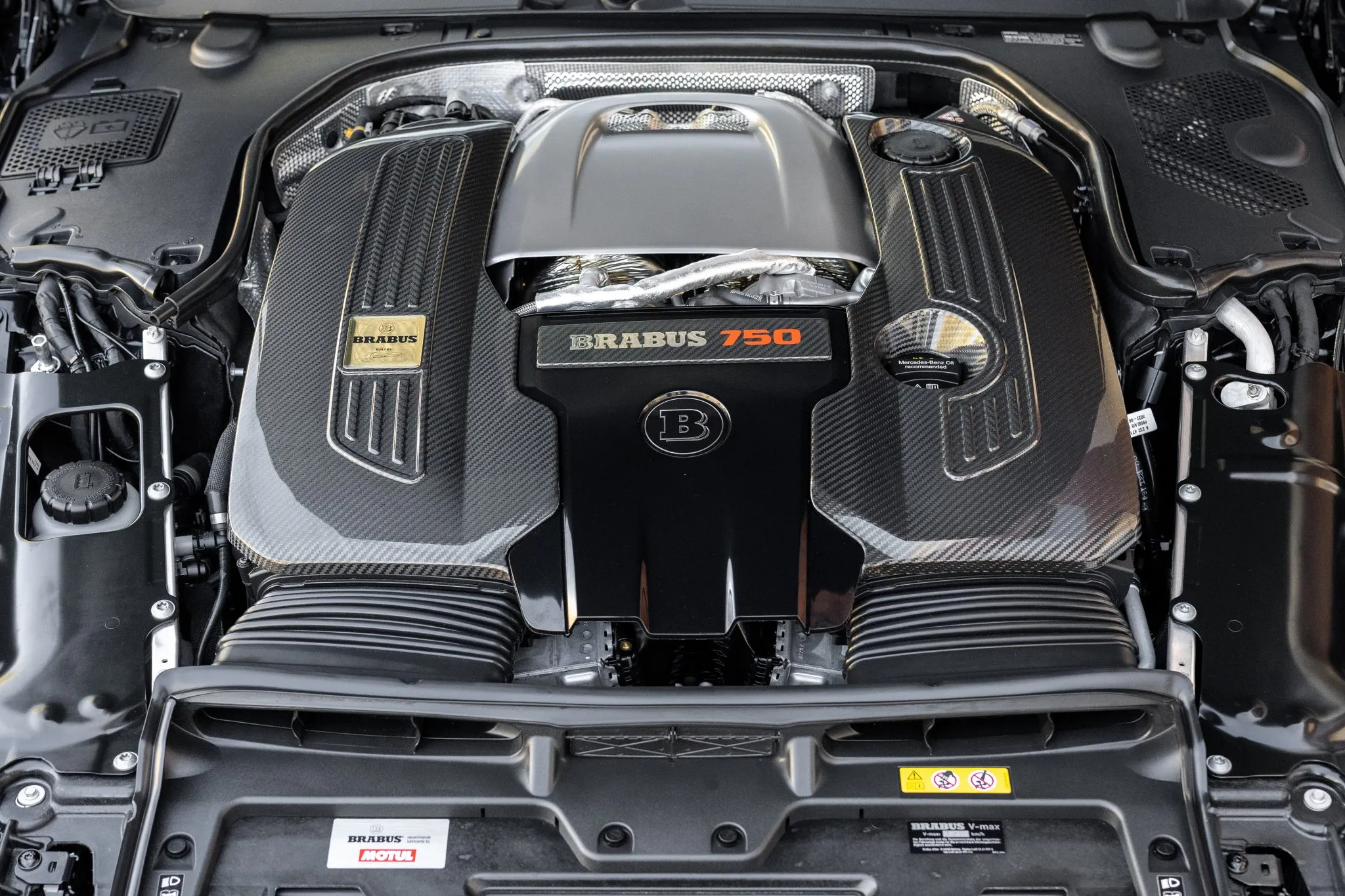 Ледве обкатаний Brabus SL63 щойно перевірив реальність на 170 тисяч доларів