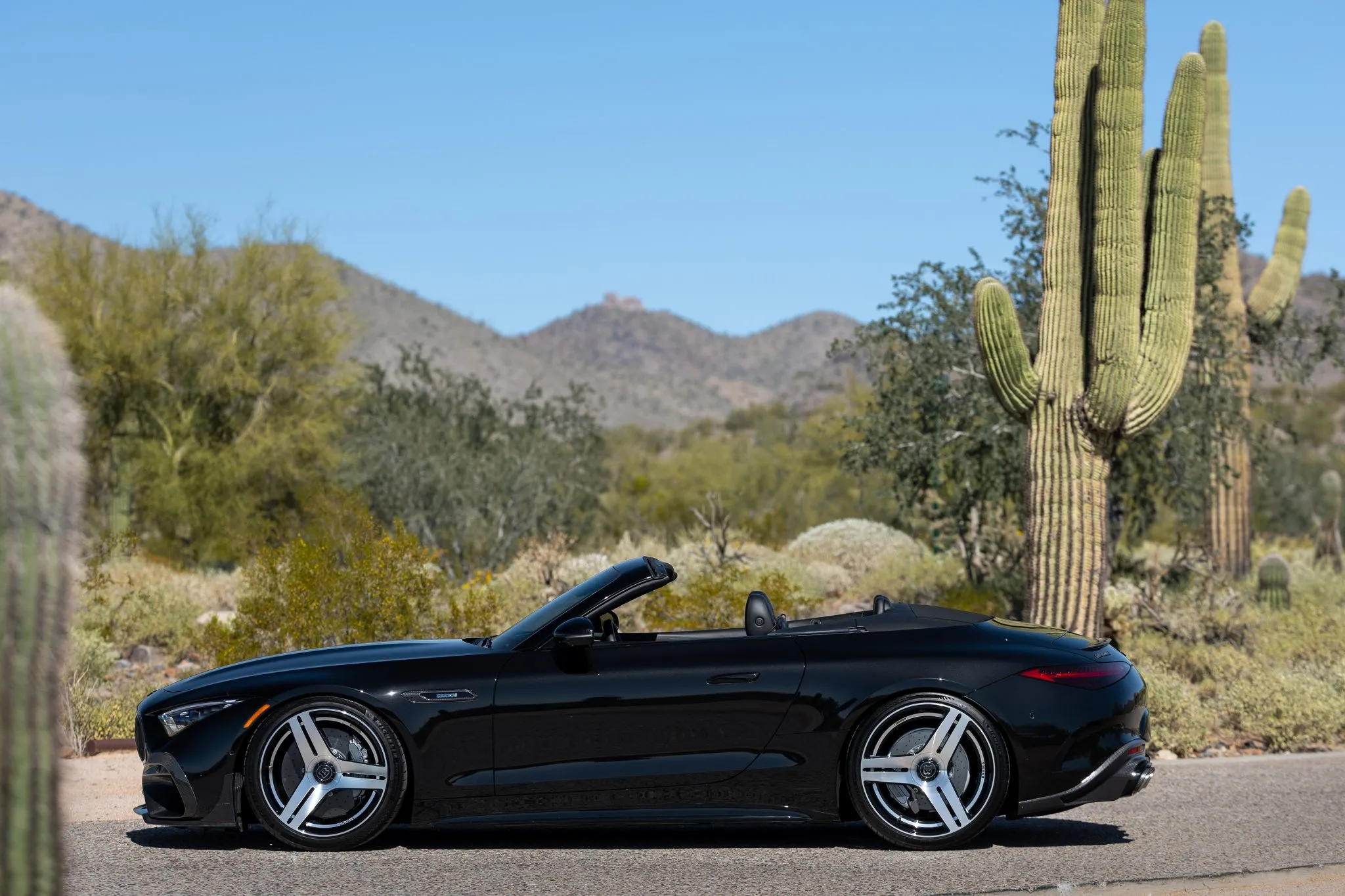 Ледве обкатаний Brabus SL63 щойно перевірив реальність на 170 тисяч доларів