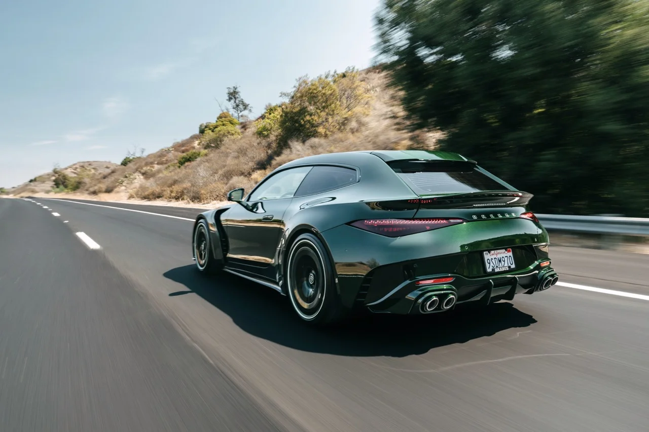 Ви можете купити найкраще клоунське взуття Mercedes в Америці