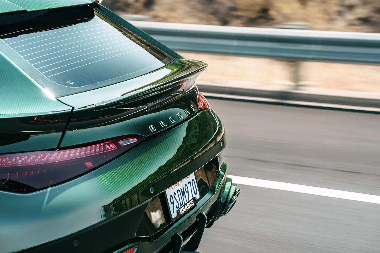 Ви можете купити найкраще клоунське взуття Mercedes в Америці