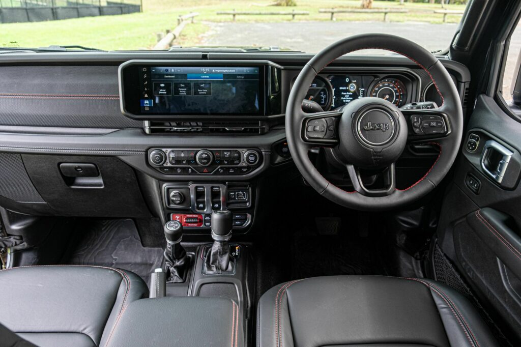  Everyone Else Built A Better SUV, Jeep Built A Better 2026 Wrangler Rubicon | Review