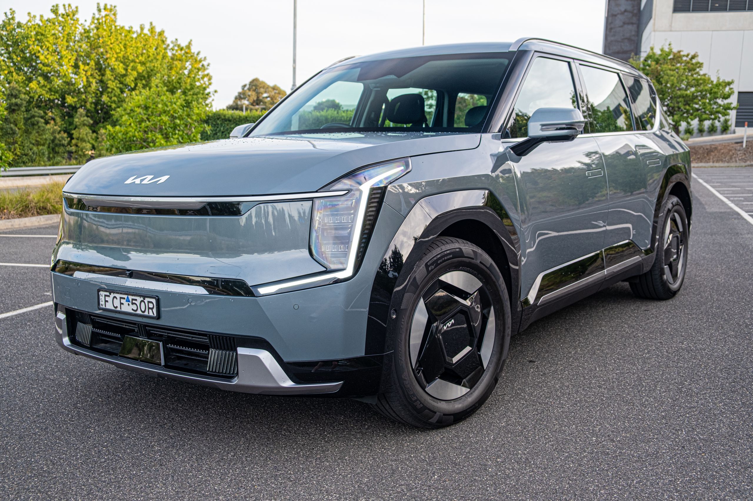 Kia’s 2026 EV9 Earth Gets The Hard Part Right And Stumbles On The Obvious One | Review