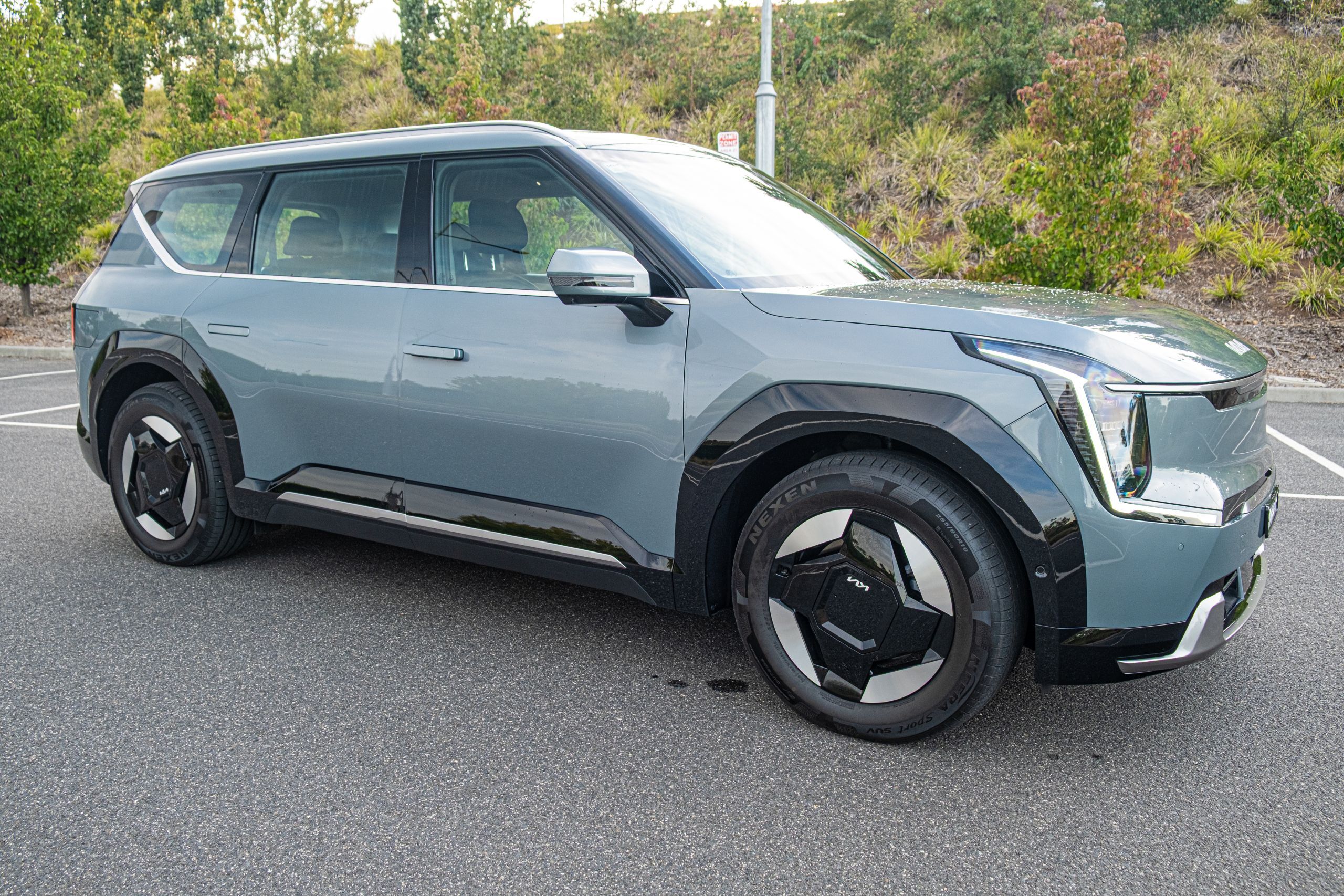 Kia’s 2026 EV9 Earth Gets The Hard Part Right And Stumbles On The Obvious One | Review