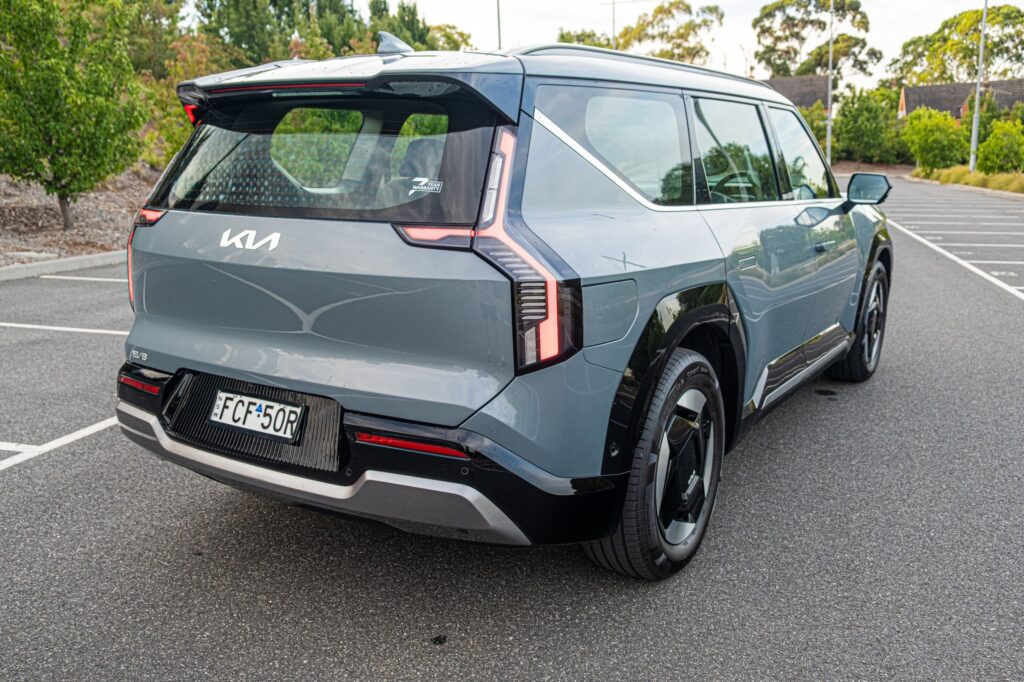  Kia&rsquo;s 2026 EV9 Earth Gets The Hard Part Right And Stumbles On The Obvious One | Review