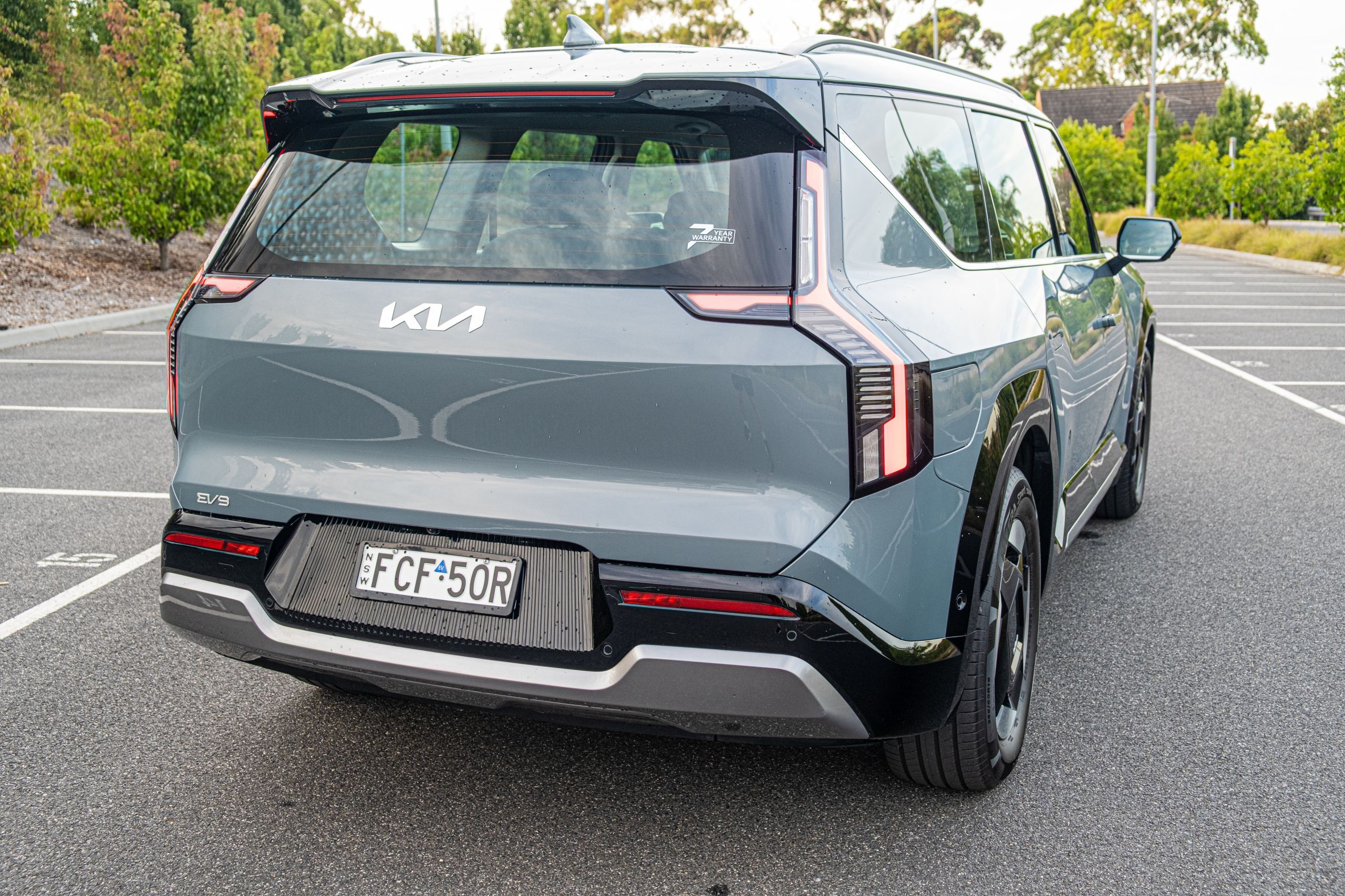 Kia’s 2026 EV9 Earth Gets The Hard Part Right And Stumbles On The Obvious One | Review