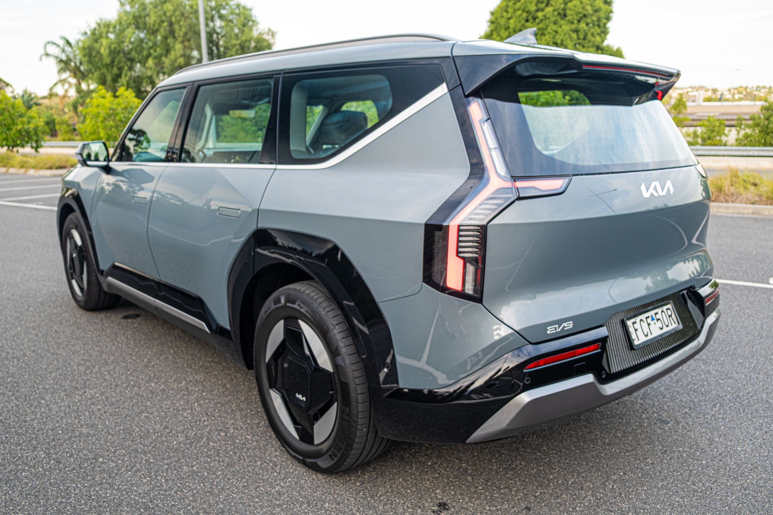 Kia’s 2026 EV9 Earth Gets The Hard Part Right And Stumbles On The Obvious One | Review