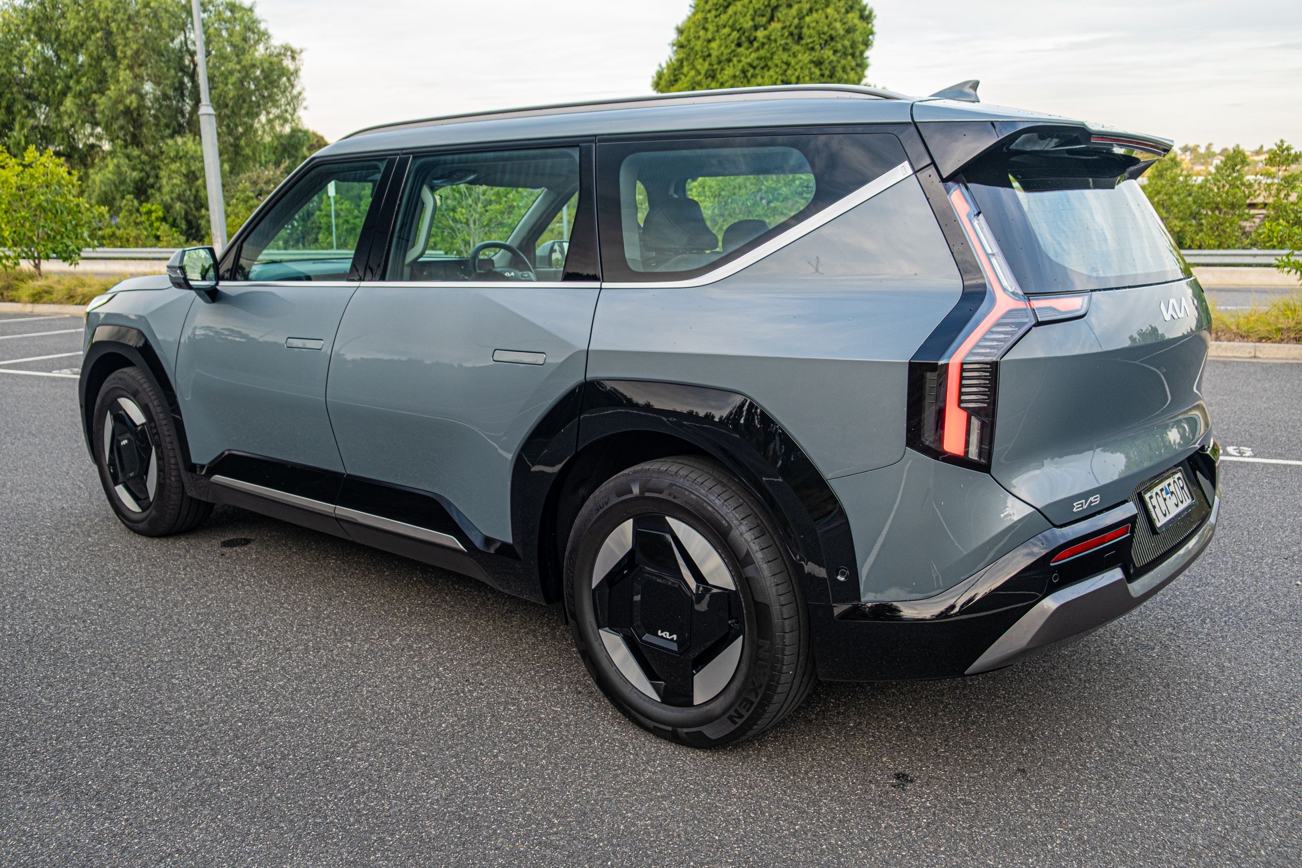 Kia’s 2026 EV9 Earth Gets The Hard Part Right And Stumbles On The Obvious One | Review