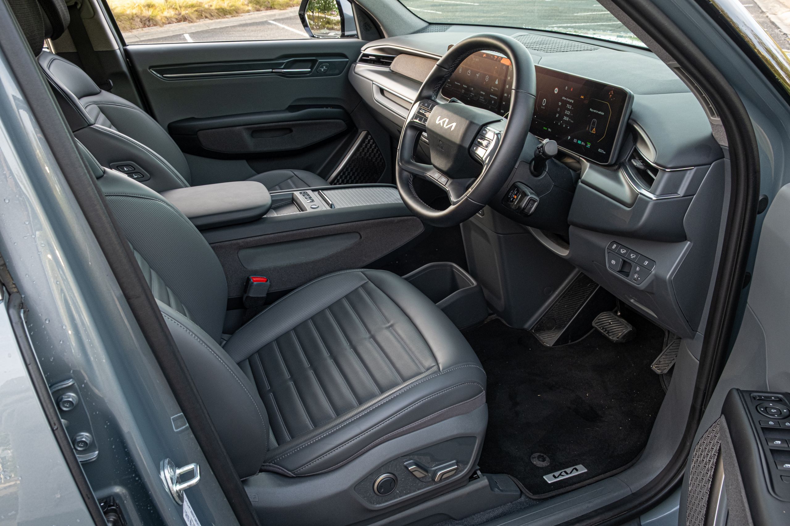 Kia’s 2026 EV9 Earth Gets The Hard Part Right And Stumbles On The Obvious One | Review