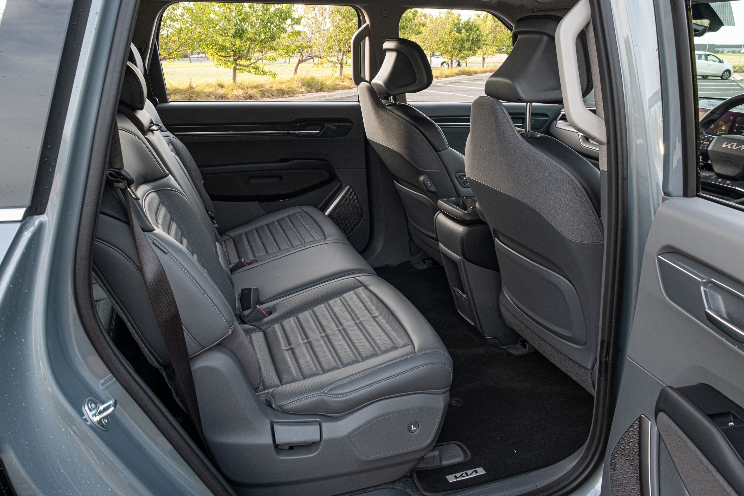 Kia’s 2026 EV9 Earth Gets The Hard Part Right And Stumbles On The Obvious One | Review