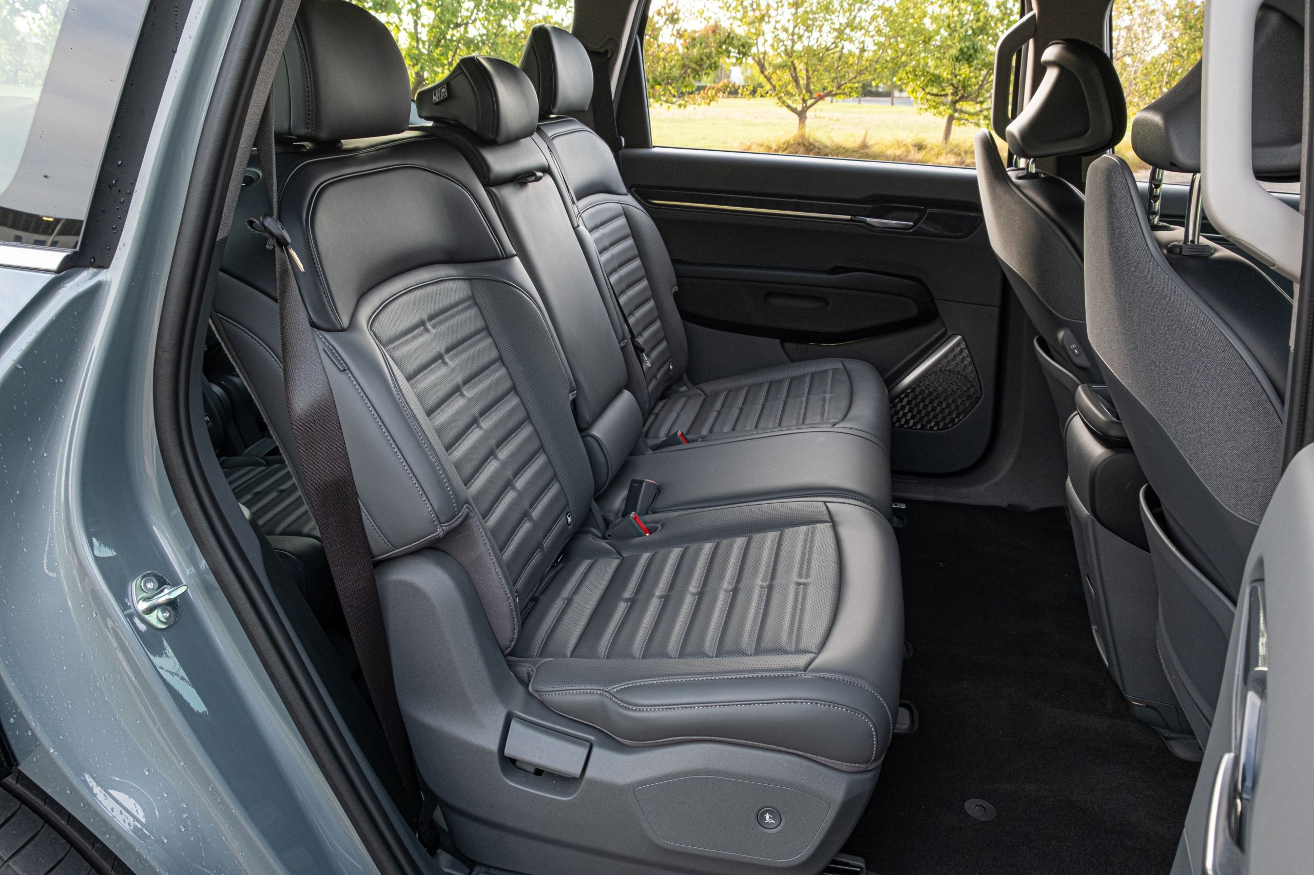 Kia’s 2026 EV9 Earth Gets The Hard Part Right And Stumbles On The Obvious One | Review