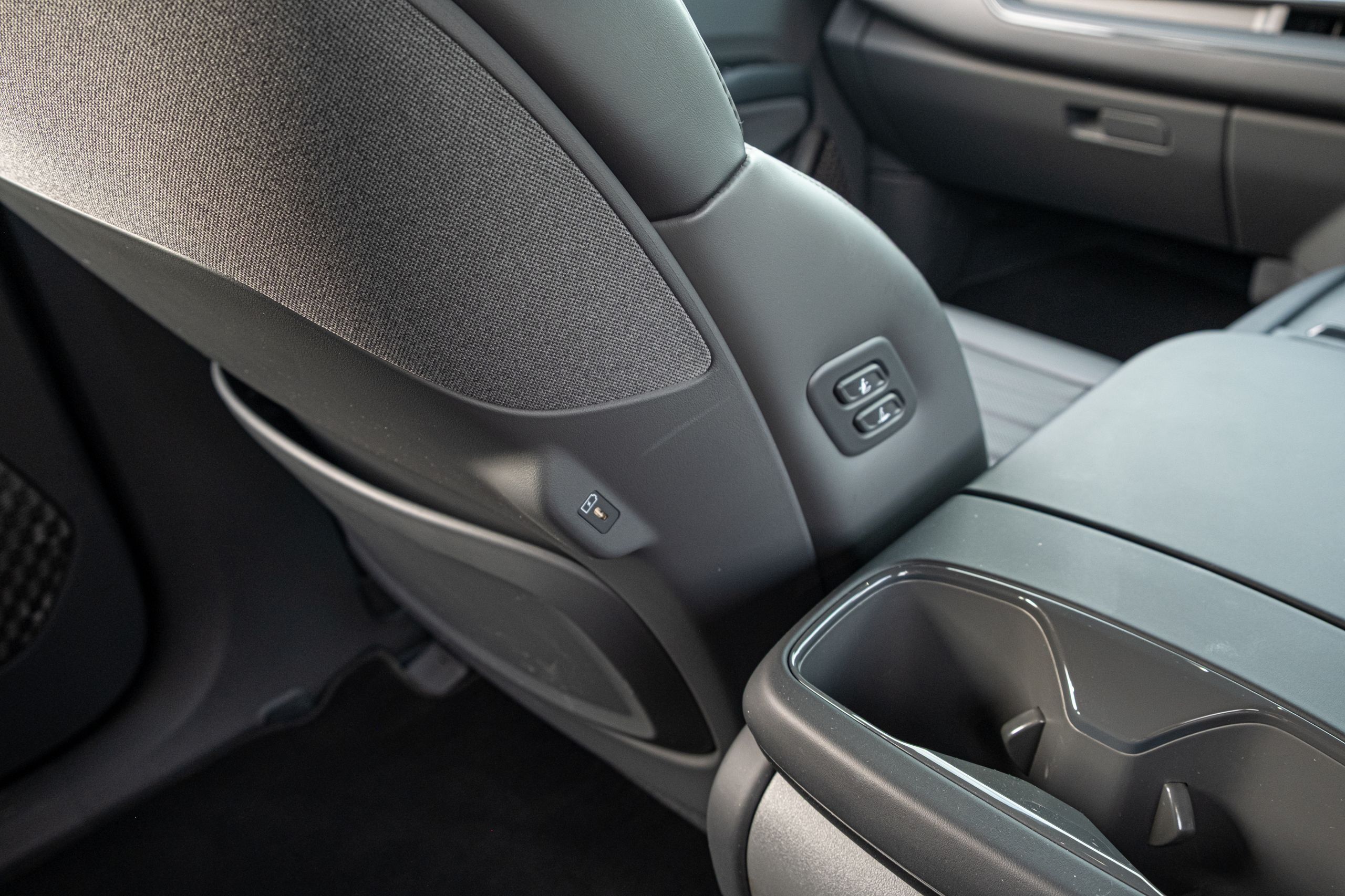 Kia’s 2026 EV9 Earth Gets The Hard Part Right And Stumbles On The Obvious One | Review