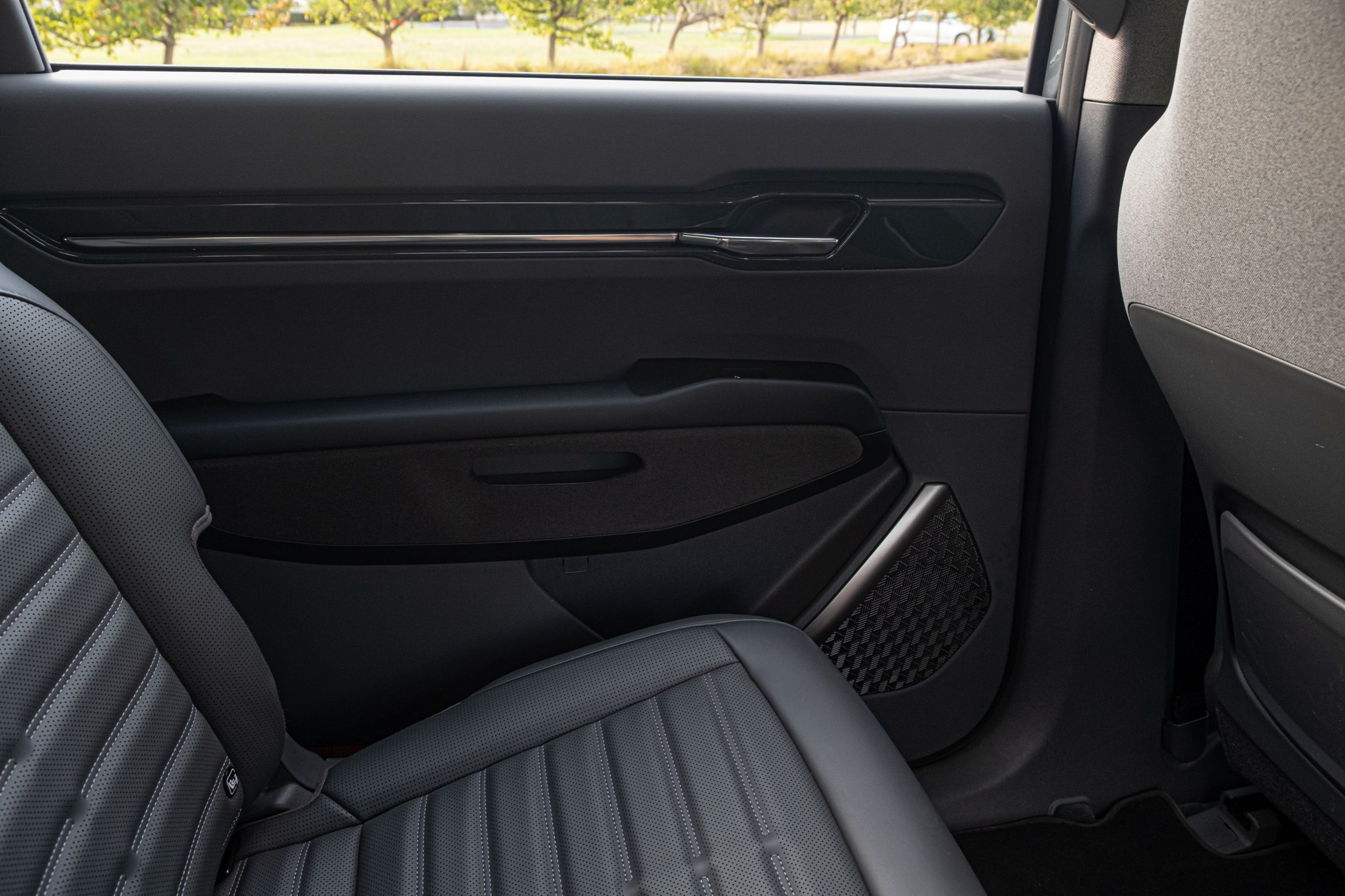 Kia’s 2026 EV9 Earth Gets The Hard Part Right And Stumbles On The Obvious One | Review