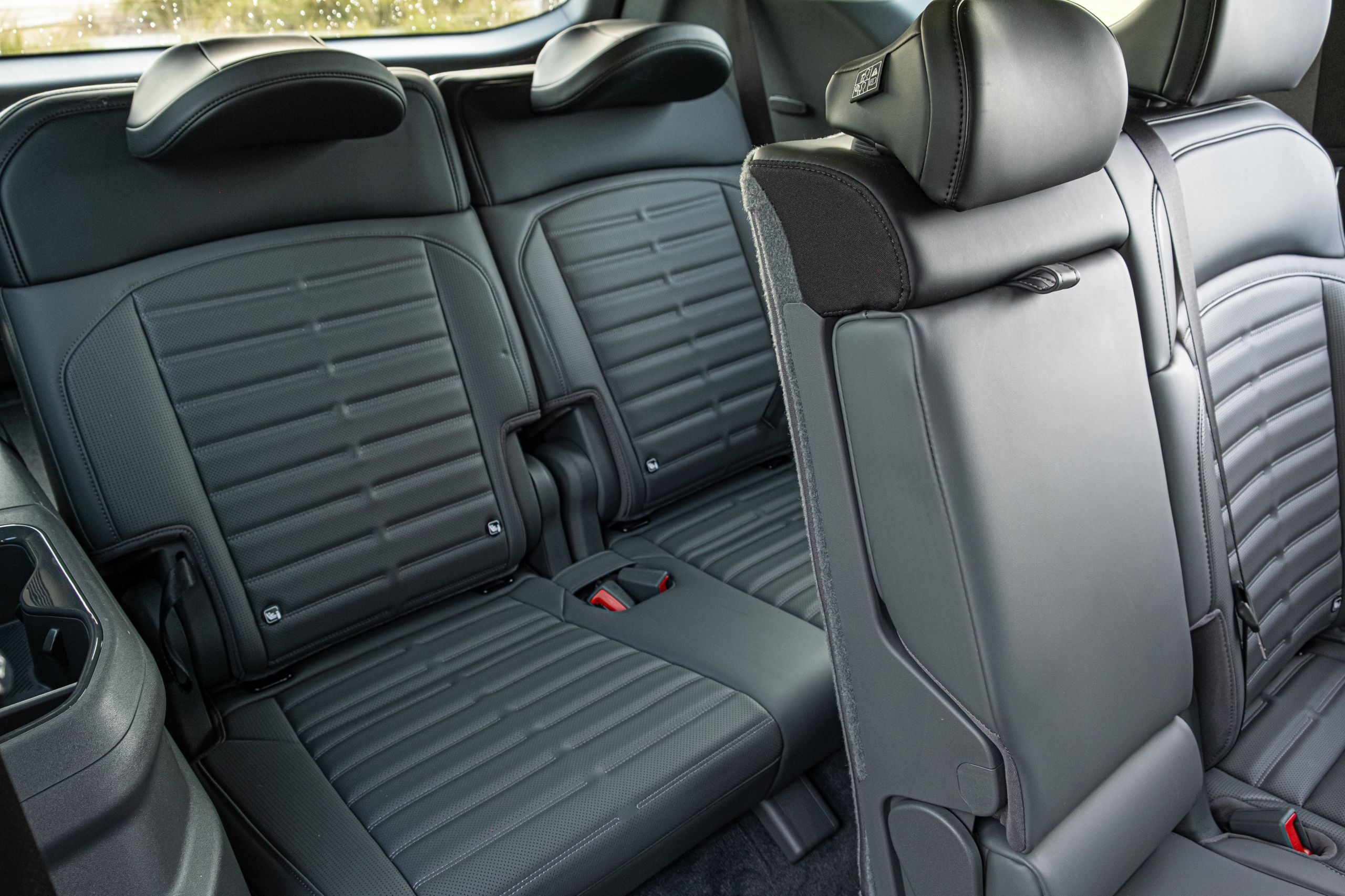 Kia’s 2026 EV9 Earth Gets The Hard Part Right And Stumbles On The Obvious One | Review