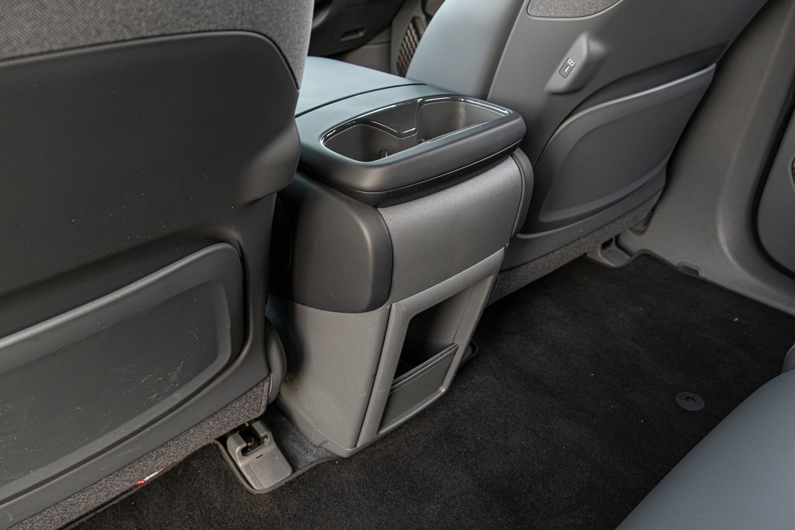 Kia’s 2026 EV9 Earth Gets The Hard Part Right And Stumbles On The Obvious One | Review