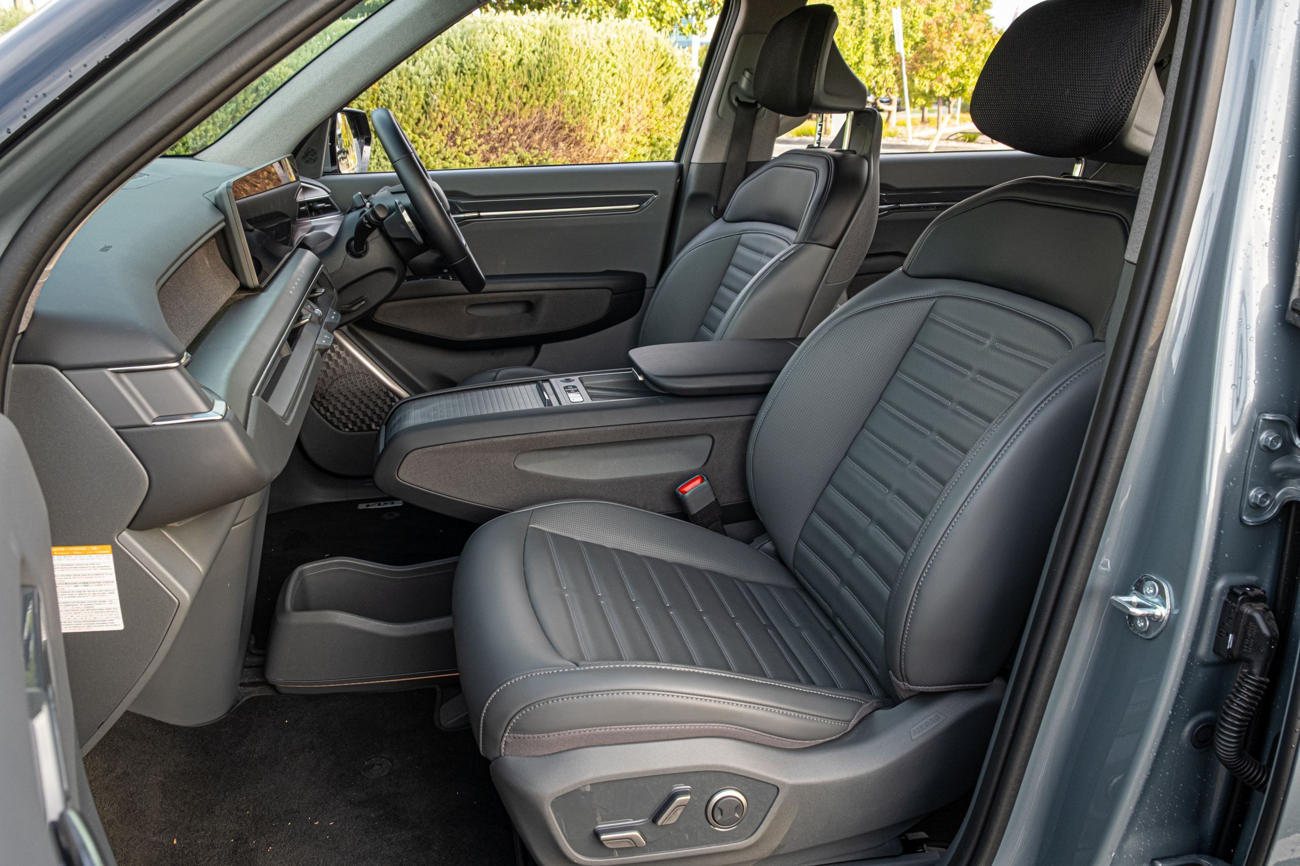 Kia’s 2026 EV9 Earth Gets The Hard Part Right And Stumbles On The Obvious One | Review