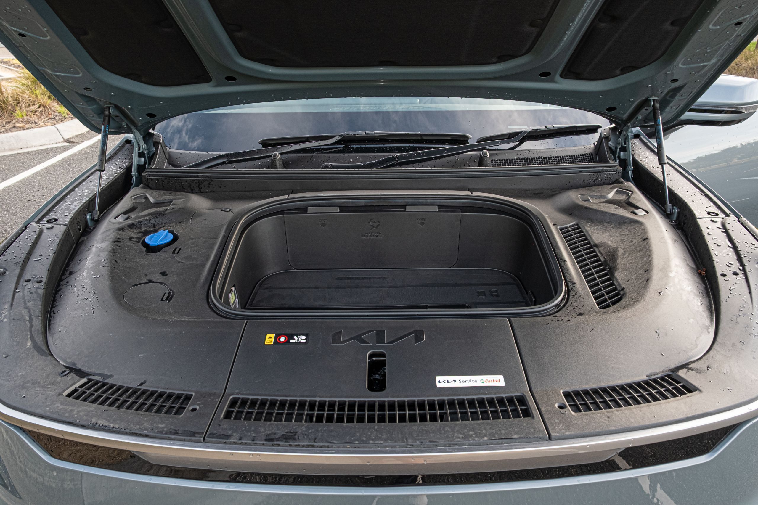 Kia’s 2026 EV9 Earth Gets The Hard Part Right And Stumbles On The Obvious One | Review