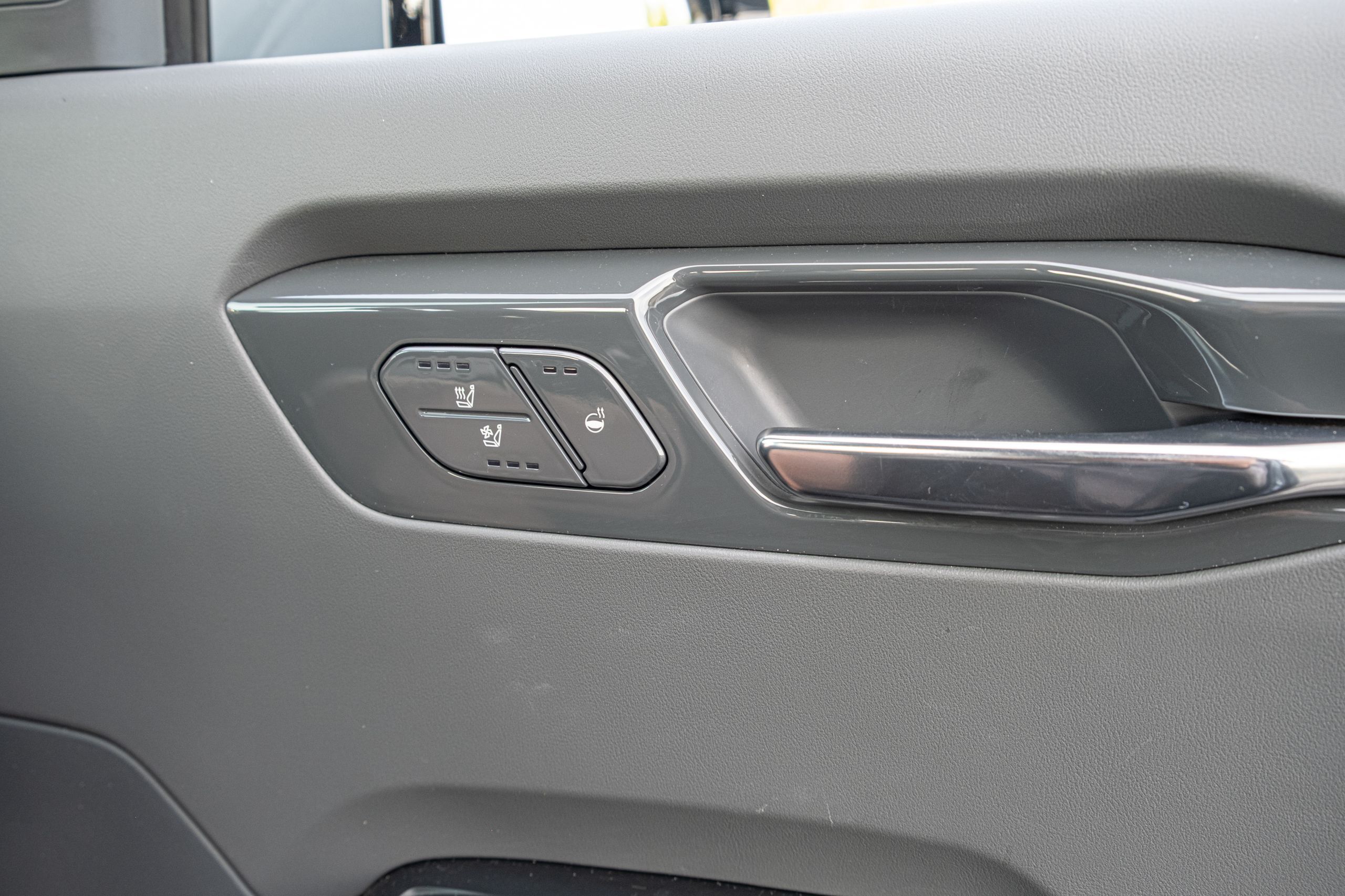 Kia’s 2026 EV9 Earth Gets The Hard Part Right And Stumbles On The Obvious One | Review