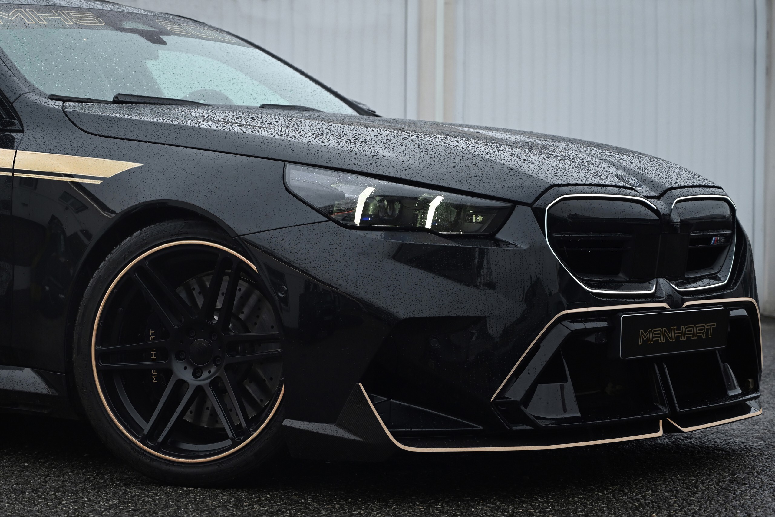 Manhart знайшов 180-сильний BMW у моторному відсіку M5 Touring