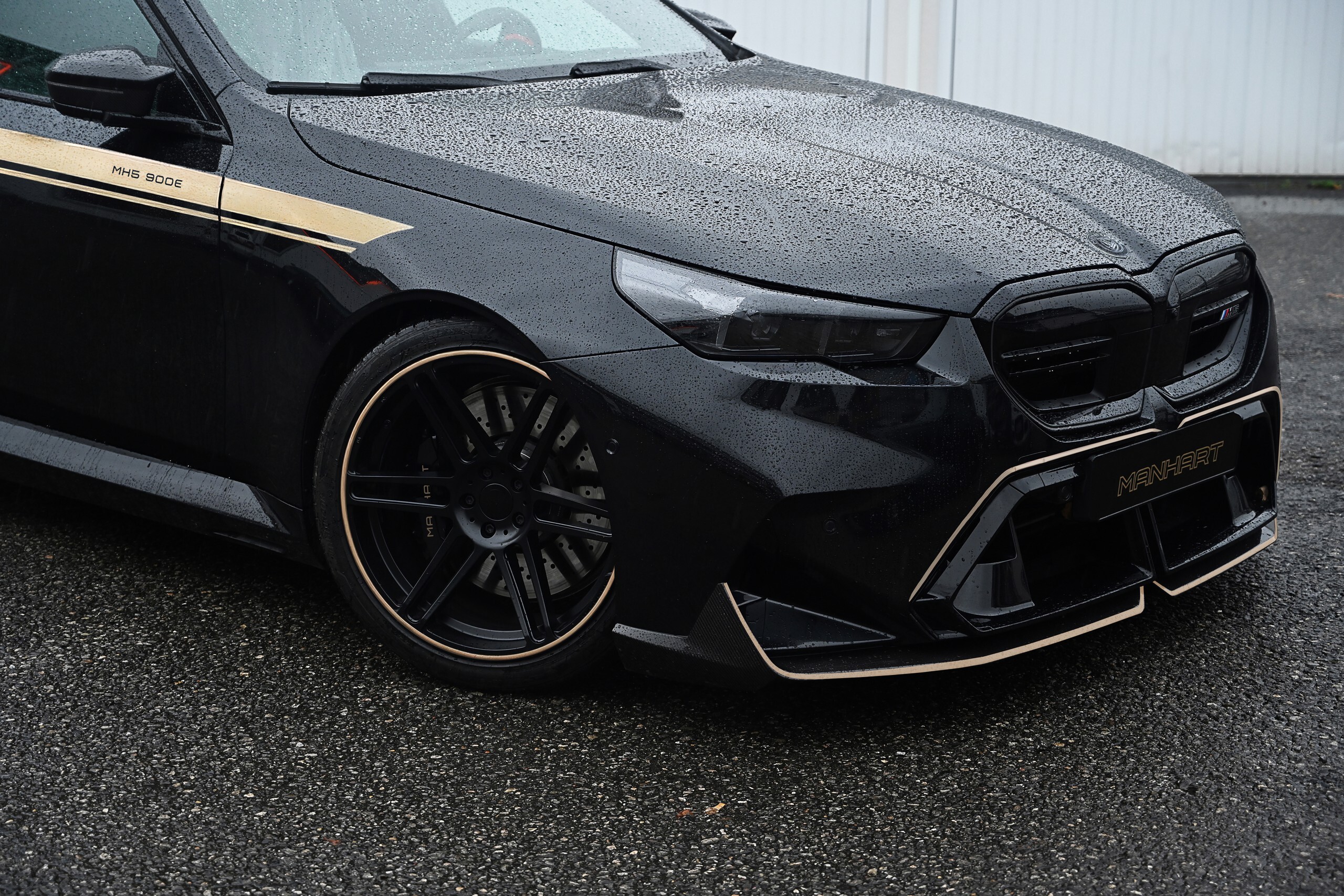 Manhart знайшов 180-сильний BMW у моторному відсіку M5 Touring