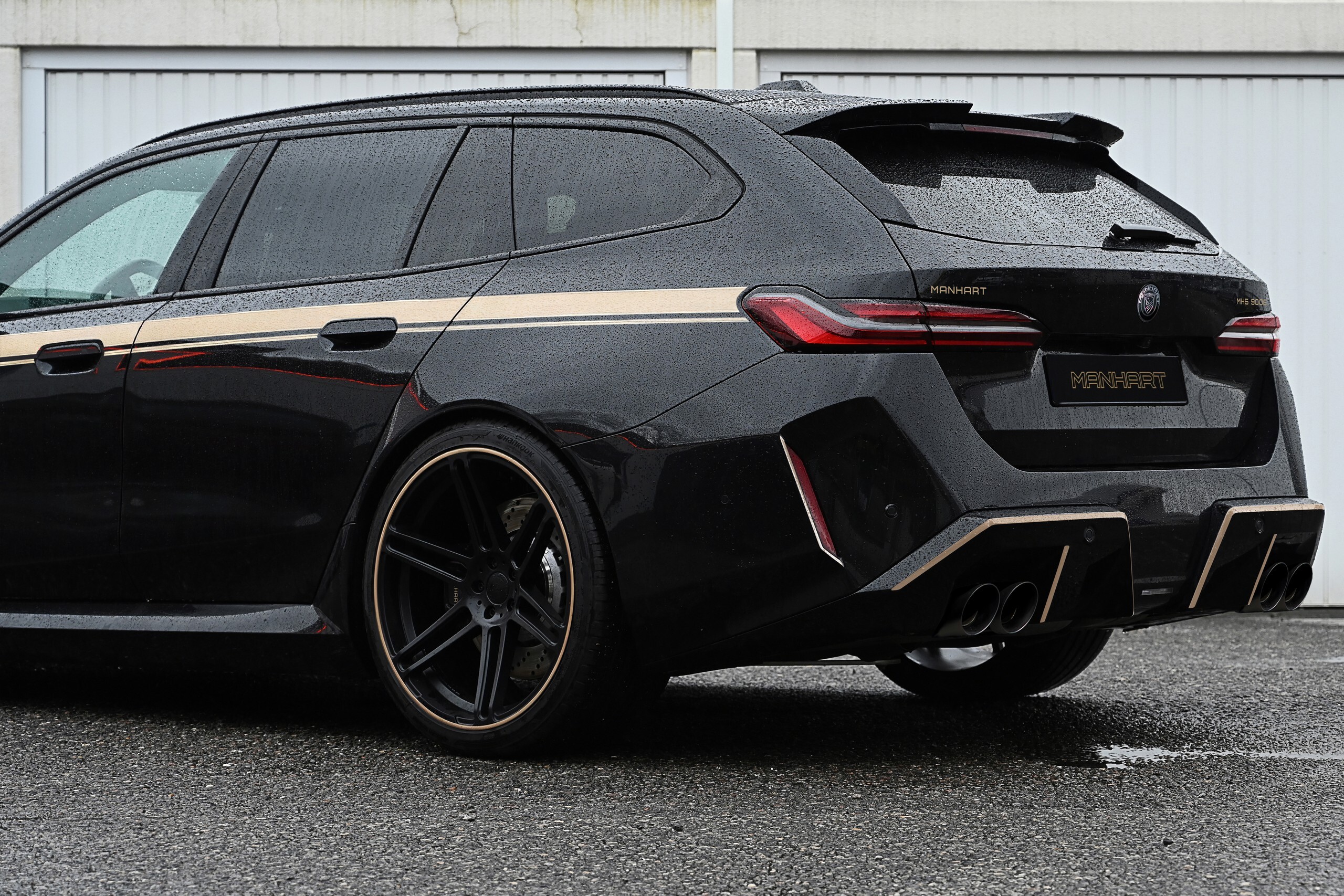 Manhart знайшов 180-сильний BMW у моторному відсіку M5 Touring