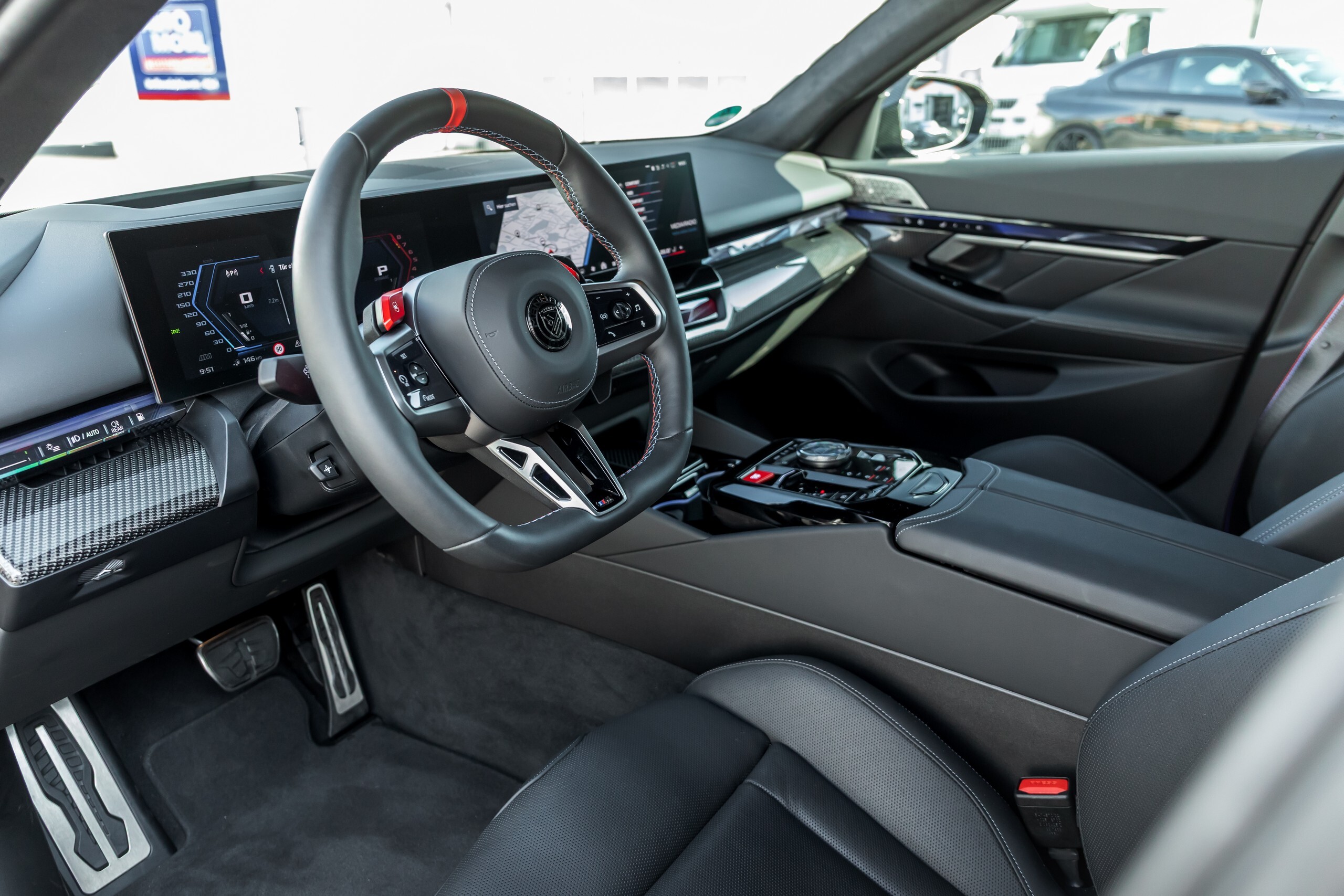 Manhart знайшов 180-сильний BMW у моторному відсіку M5 Touring