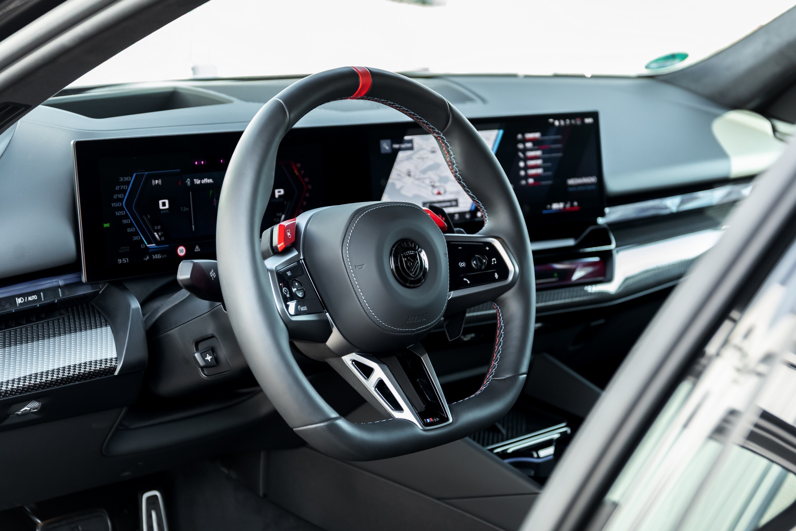 Manhart знайшов 180-сильний BMW у моторному відсіку M5 Touring