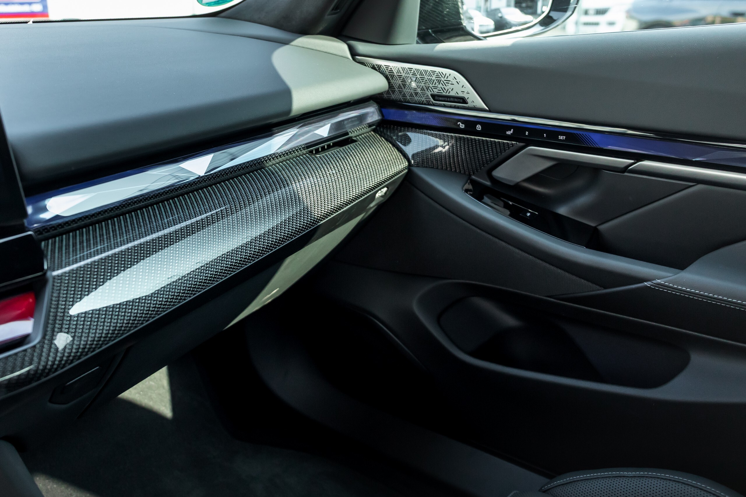 Manhart знайшов 180-сильний BMW у моторному відсіку M5 Touring