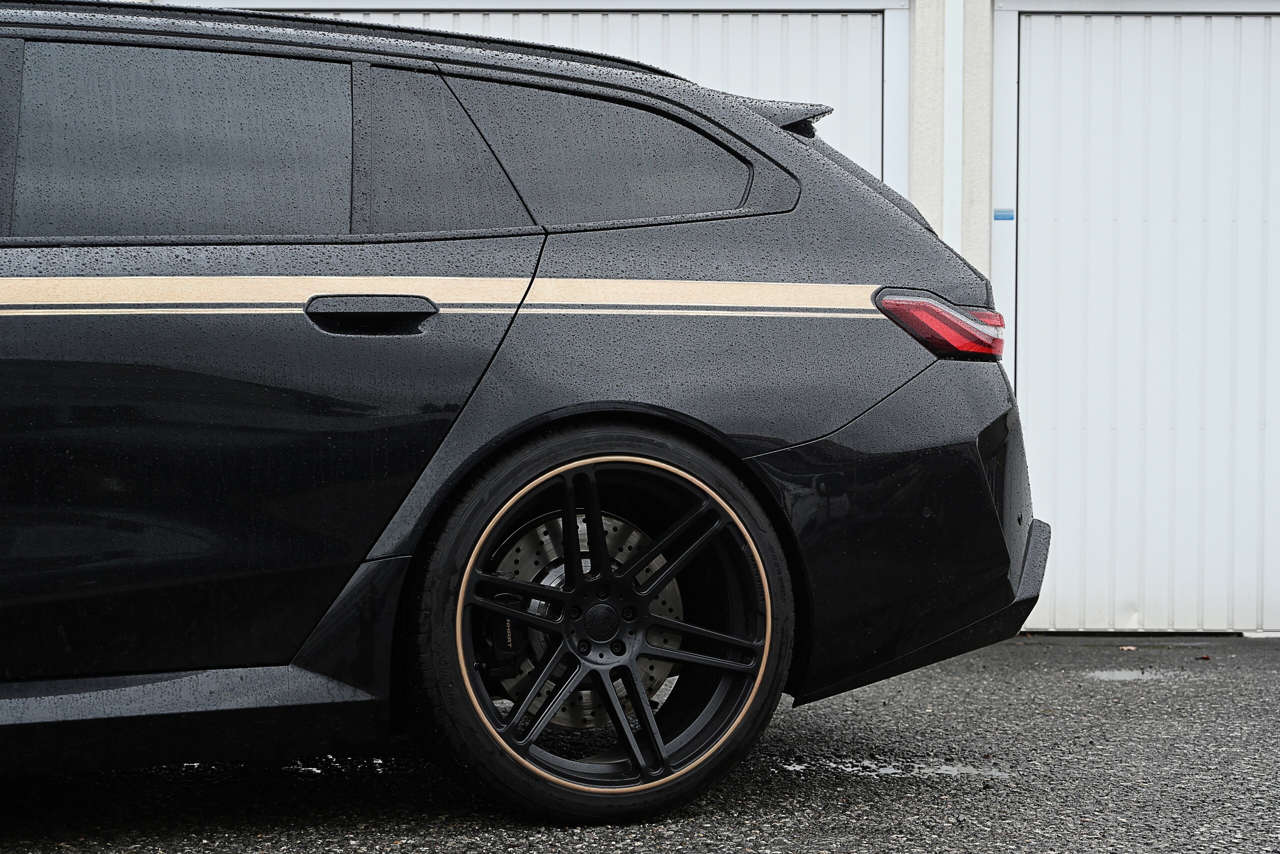 Manhart знайшов 180-сильний BMW у моторному відсіку M5 Touring